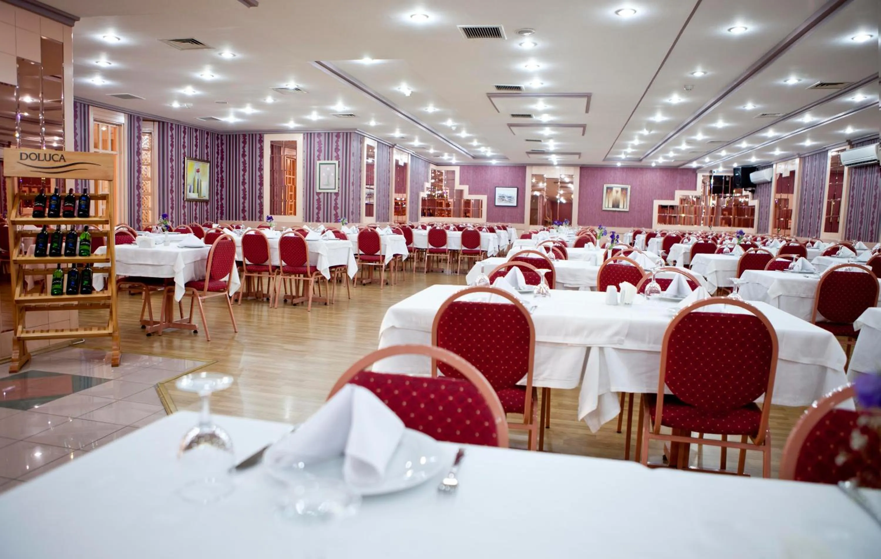 Restaurant/places to eat in Sergah Hotel