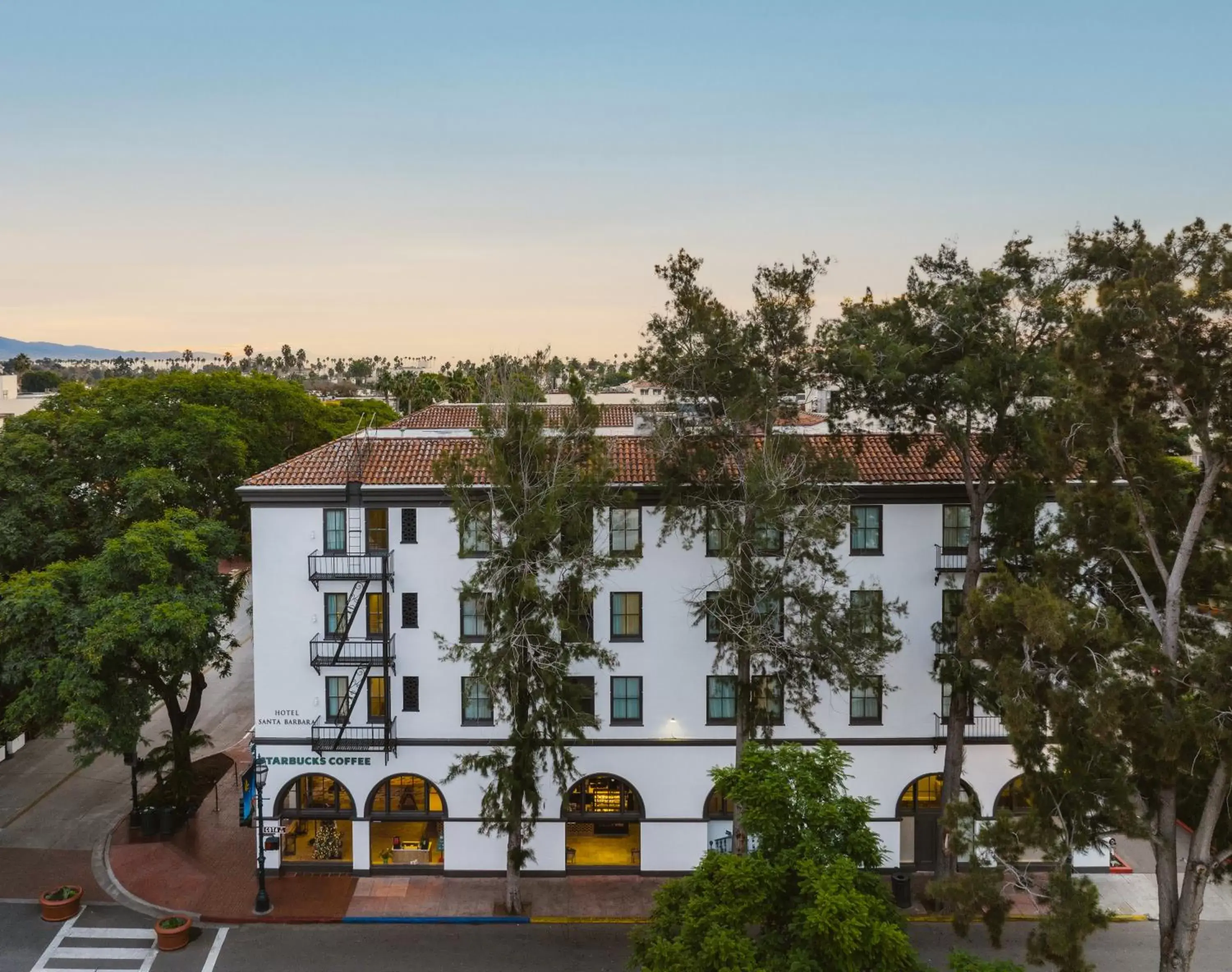 Property Building in Hotel Santa Barbara