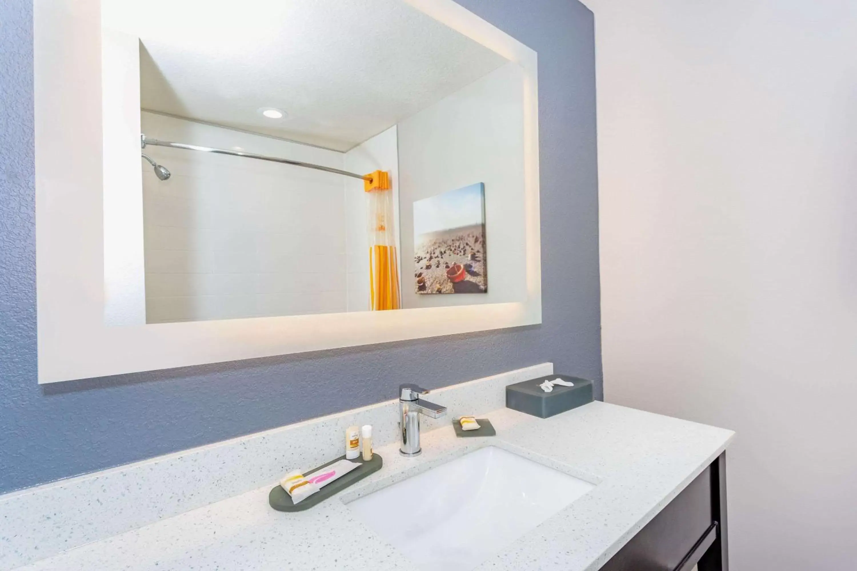 Bathroom in La Quinta Inn & Suites by Wyndham St. Augustine