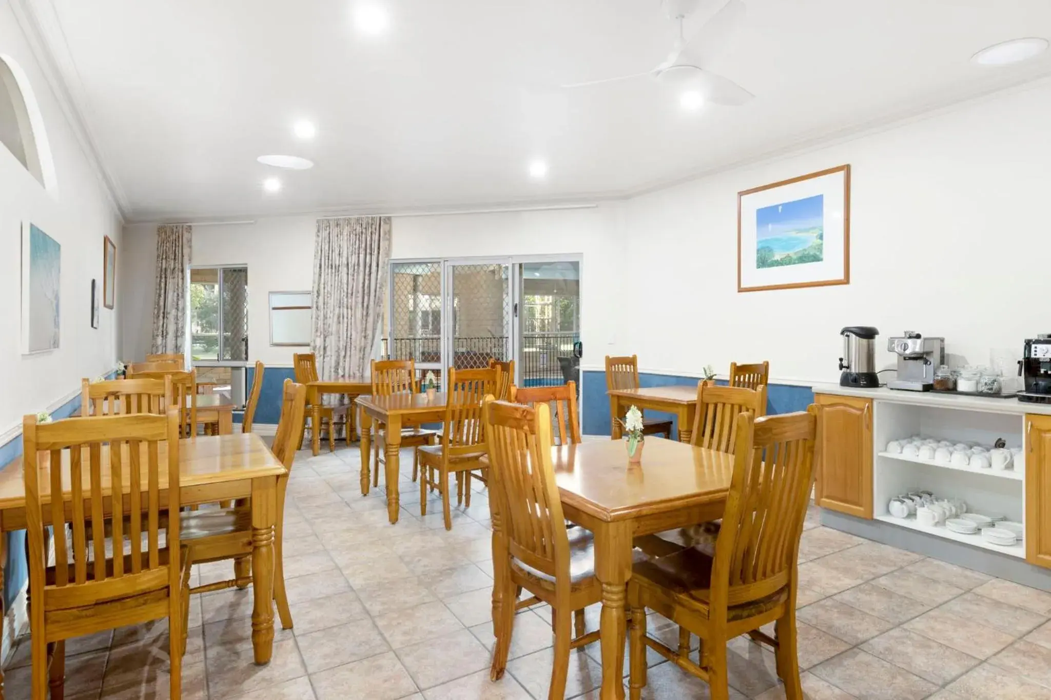 Restaurant/Places to Eat in Inn The Tuarts Guest Lodge Busselton Accommodation - Adults Only