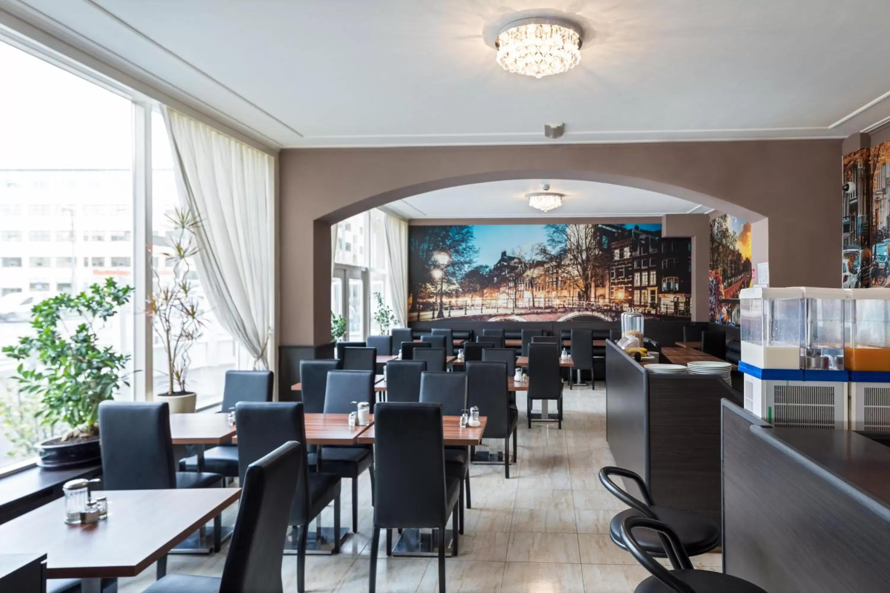 Breakfast, Restaurant/Places to Eat in Belfort Hotel