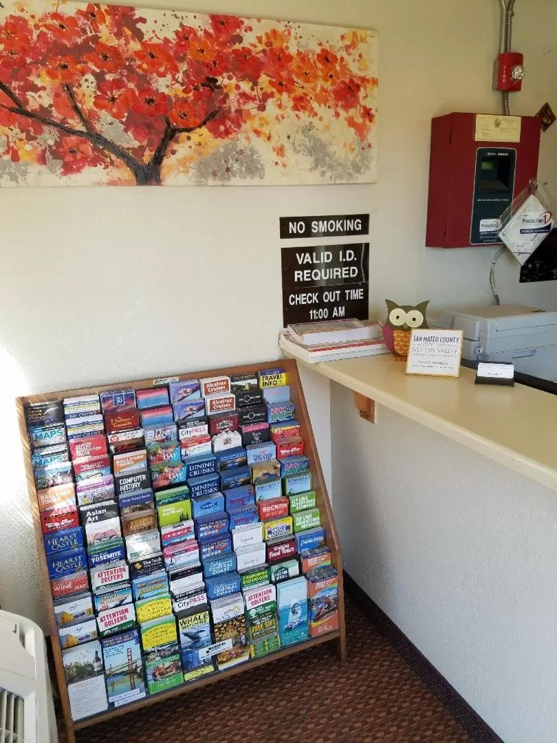 Lobby or reception in Americana Inn Motel