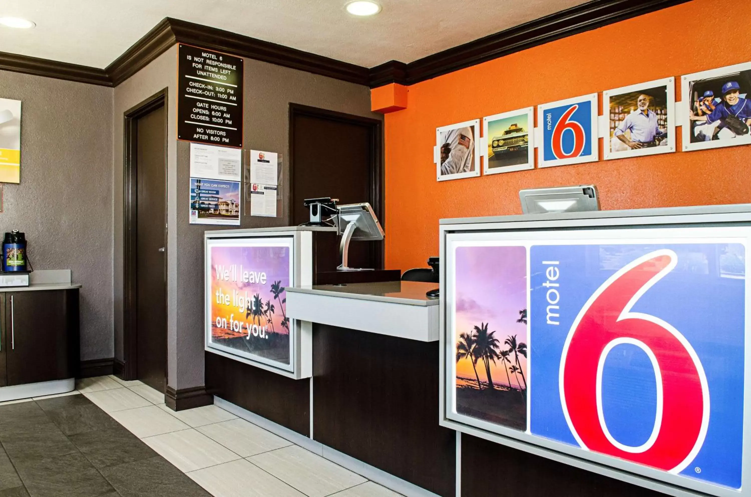 Lobby or reception in Motel 6-Modesto, CA - Downtown Lobby or reception in Motel 6-Modesto, CA - Downtown