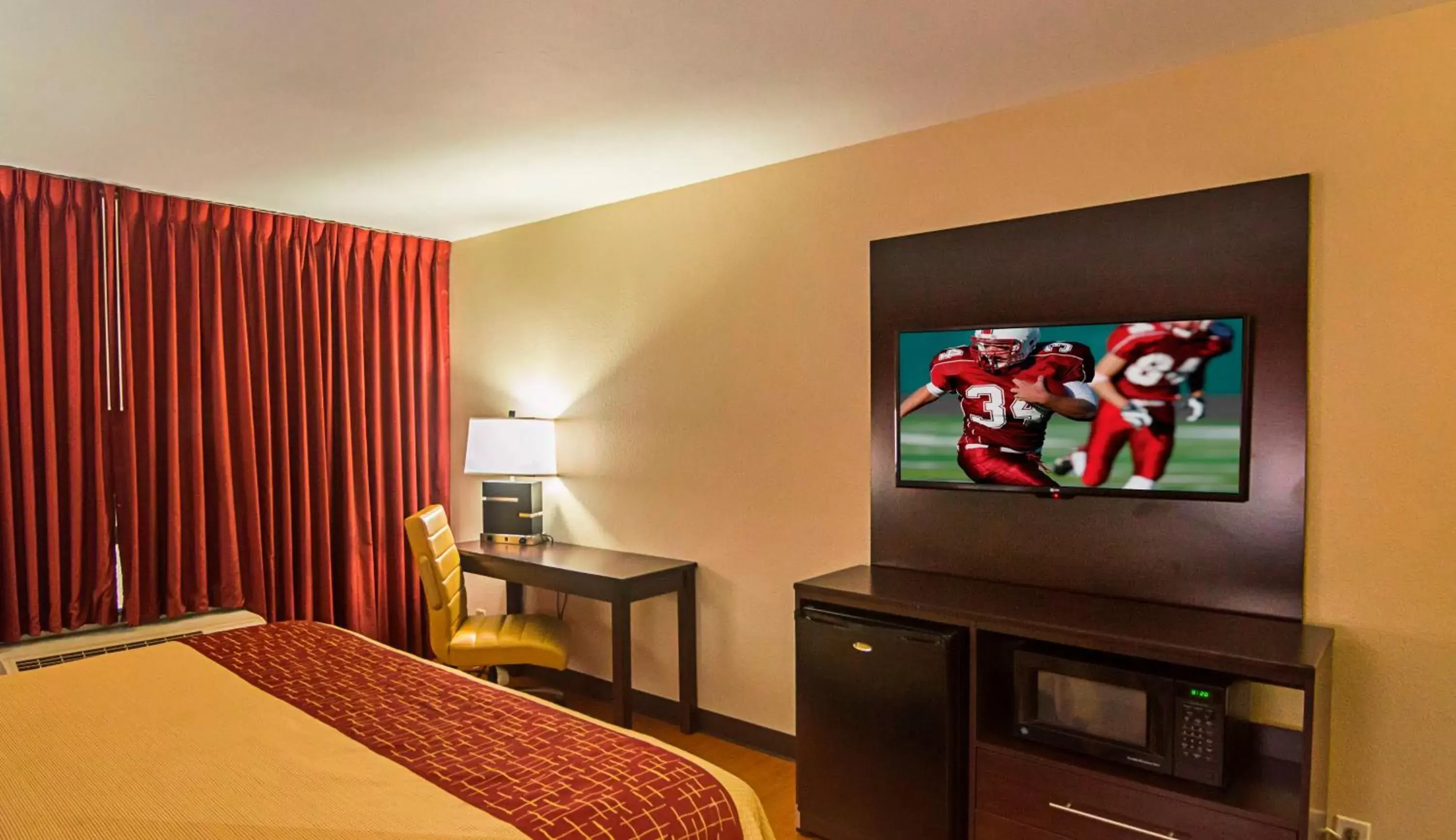 Suite King Bed - Non-Smoking in Red Roof Inn & Conference Center Lubbock Suite King Bed - Non-Smoking in Red Roof Inn & Conference Center Lubbock