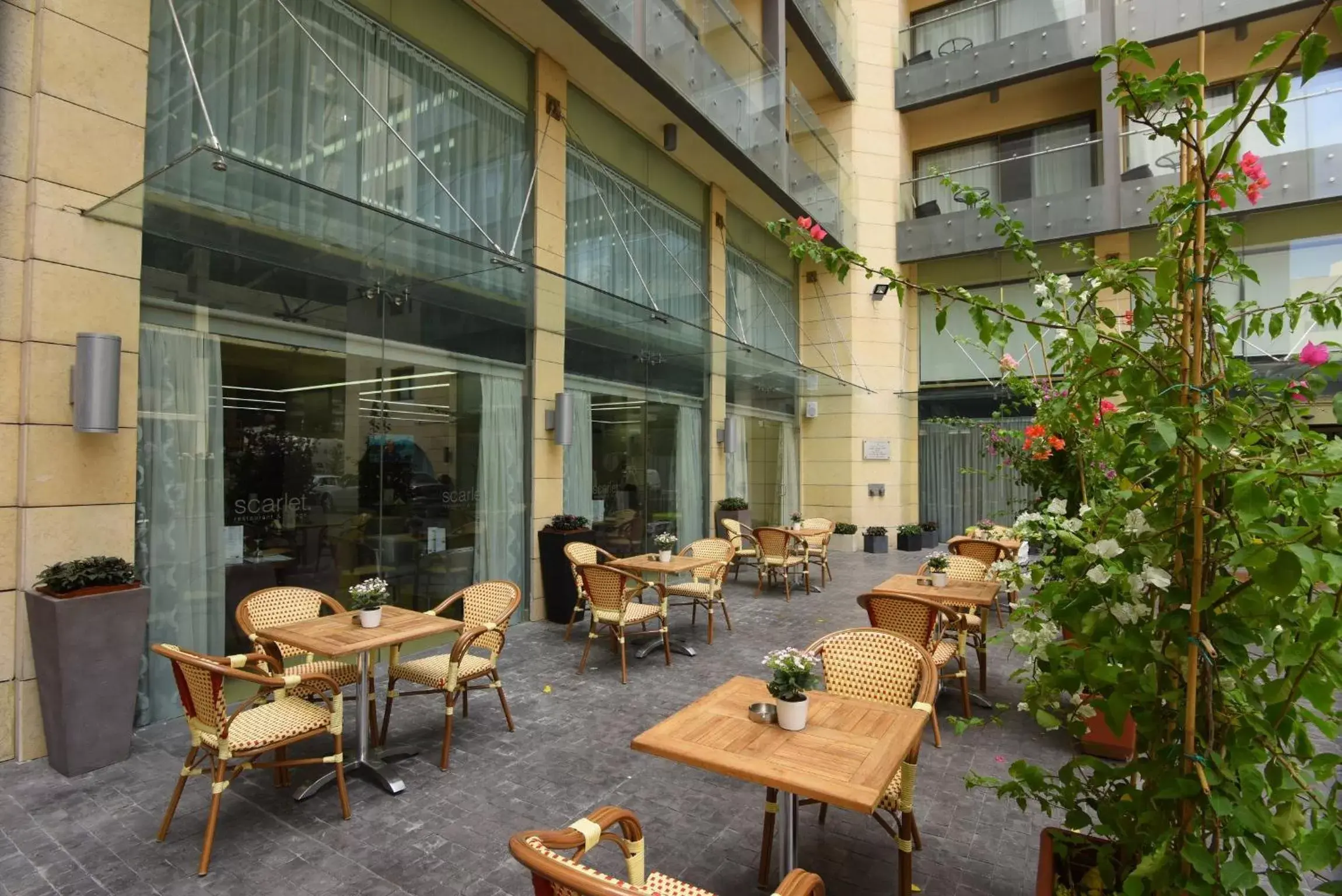 Garden, Restaurant/Places to Eat in Ramada by Wyndham Downtown Beirut