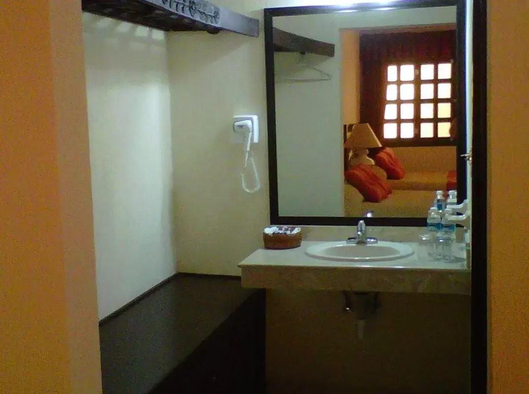 Bed, Bathroom in Hotel Zaci