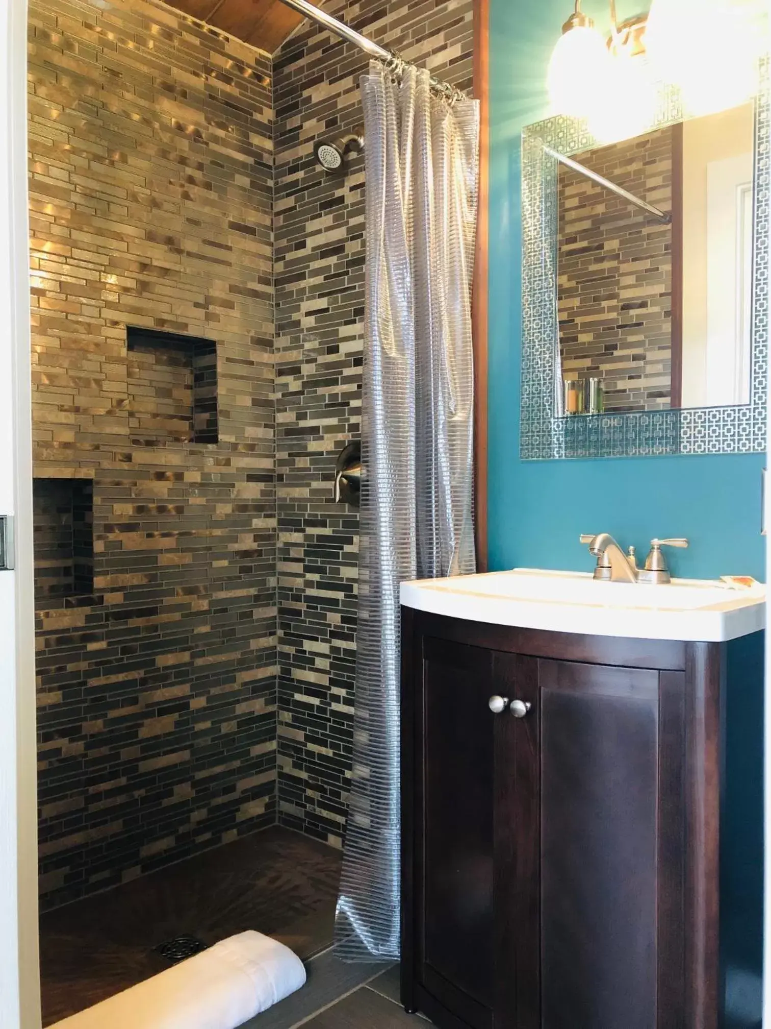 Bathroom in Seafoam Lodge