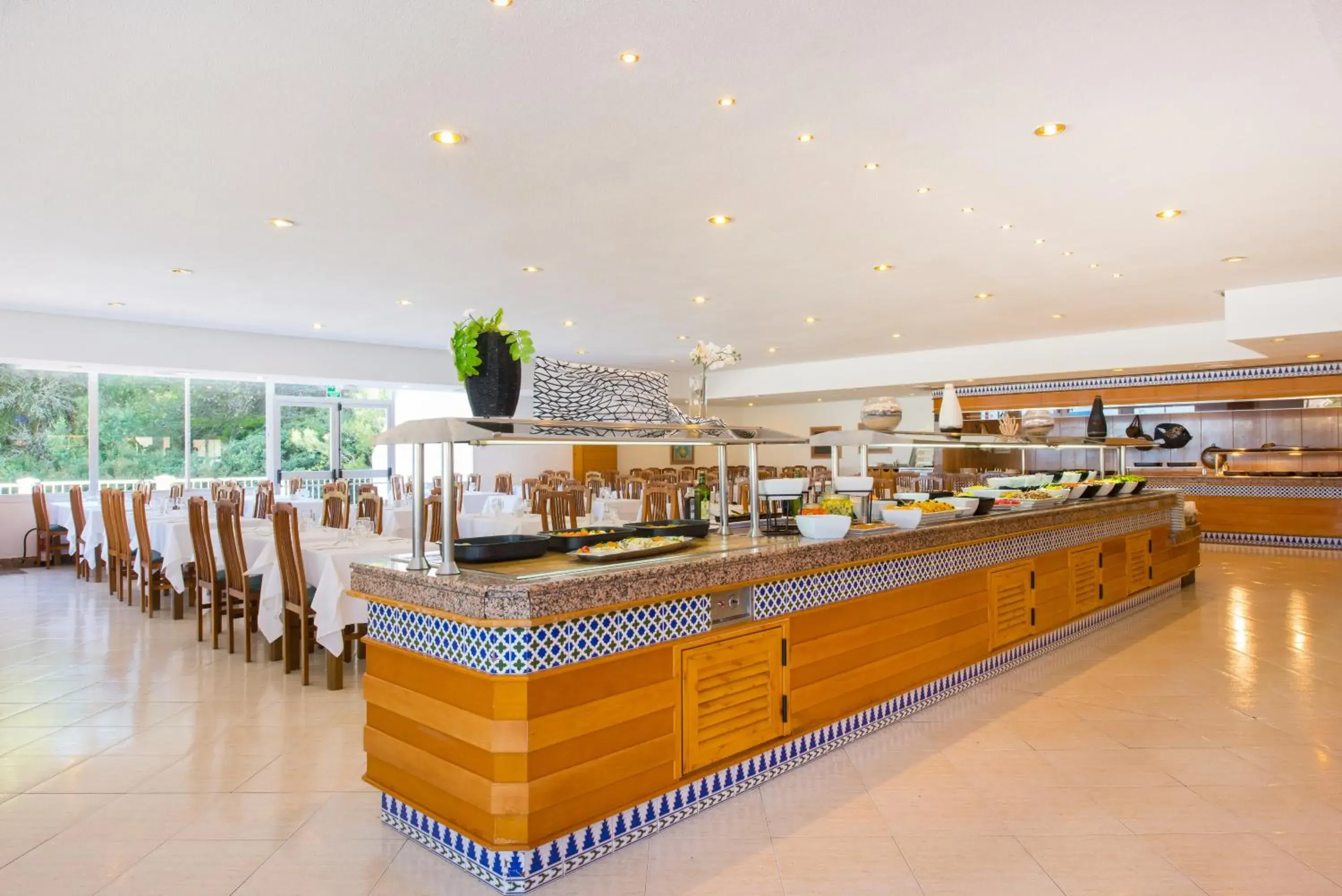 Restaurant/Places to Eat in Hotel Cala Romantica Mallorca