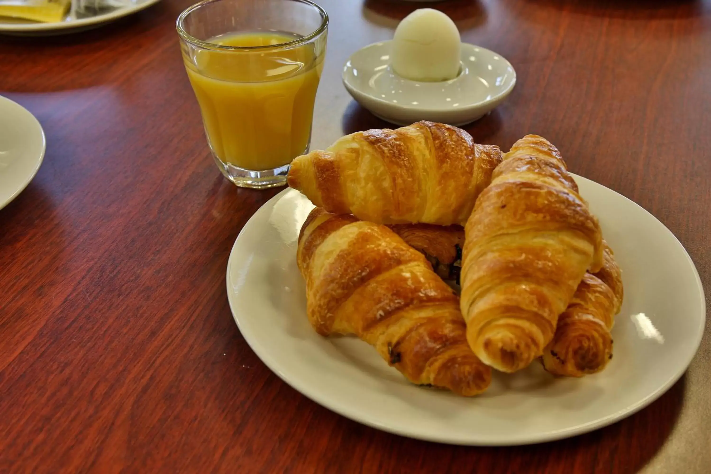 Buffet breakfast in Hôtel Belleville, Villefranche-sur-Saône Nord (Ex Inter-Hotel)