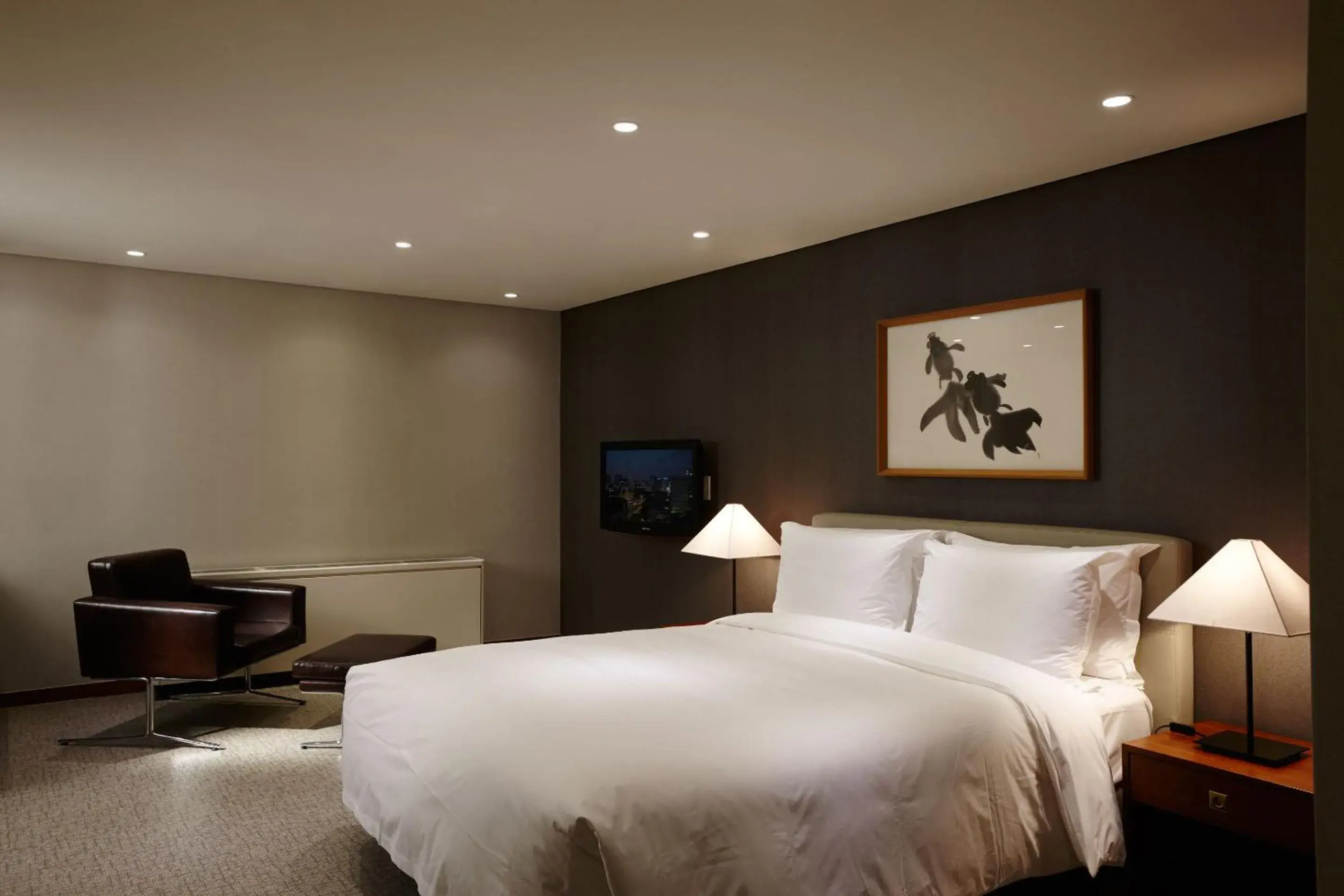 Bedroom, Bed in Oriens Hotel & Residences Myeongdong