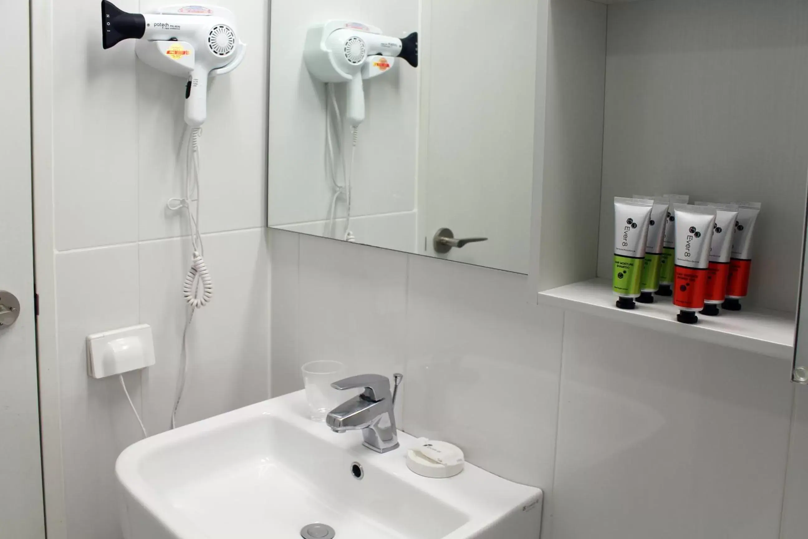 Photo of the whole room, Bathroom in Ever8 Serviced Residence