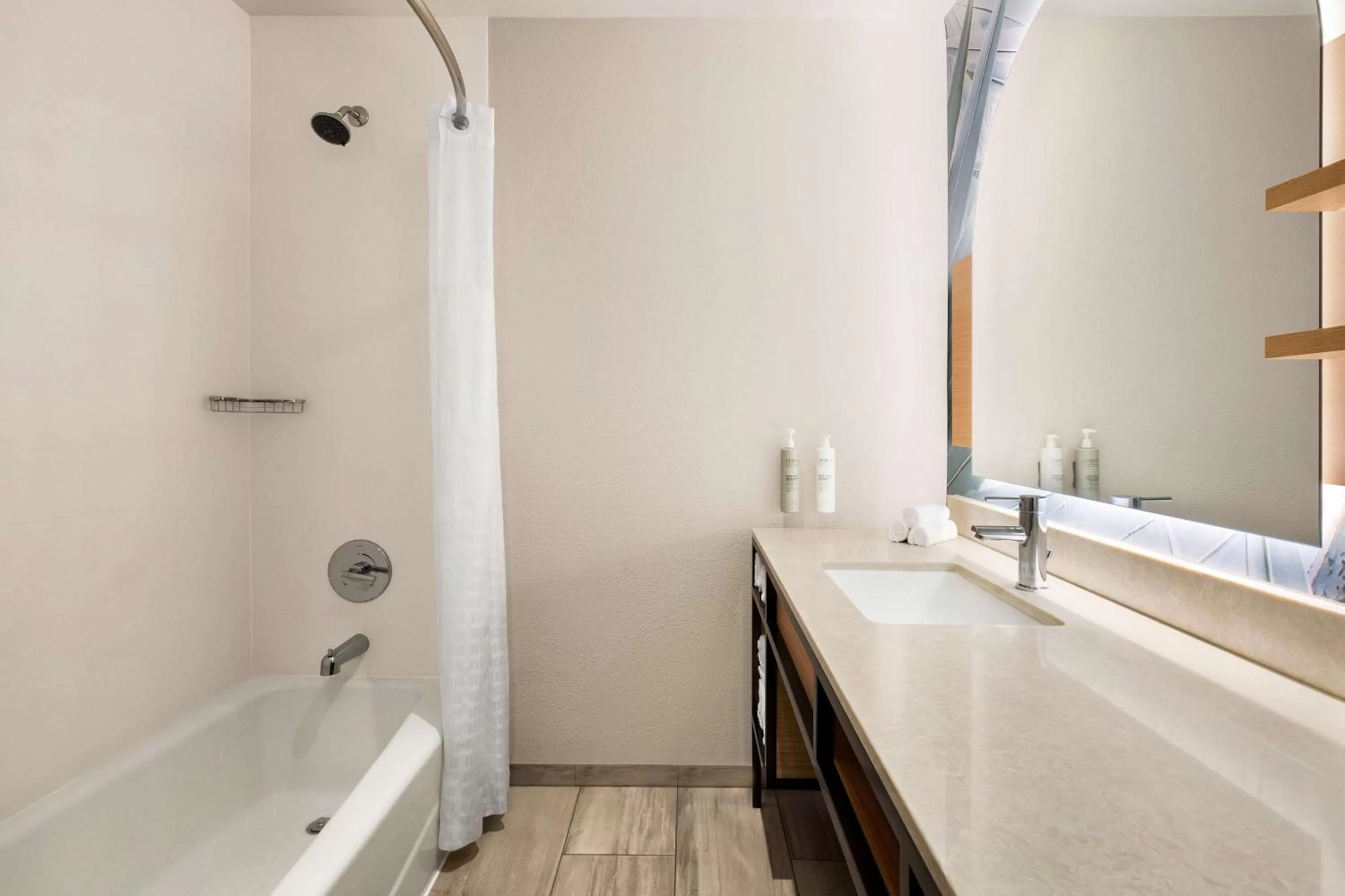 Bathroom in Hilton Garden Inn Monterey