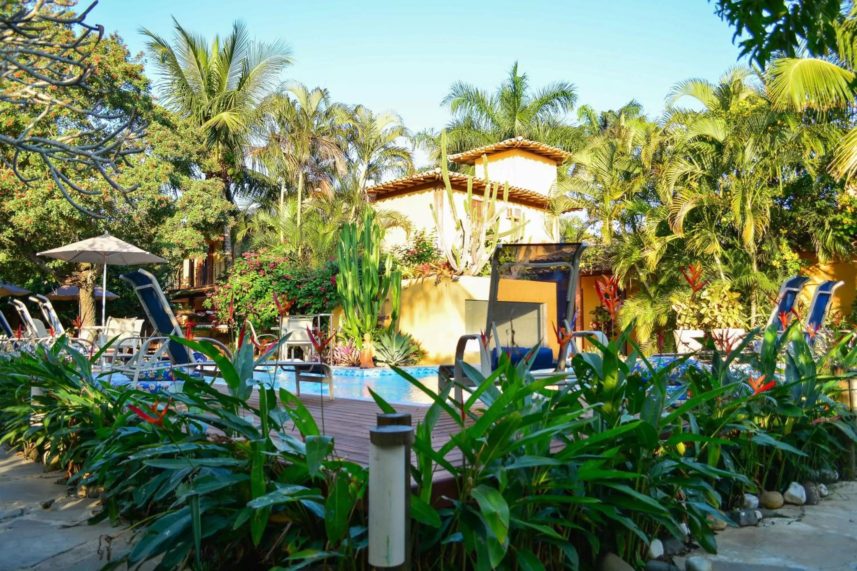 Swimming pool, Property Building in Pousada do Namorado