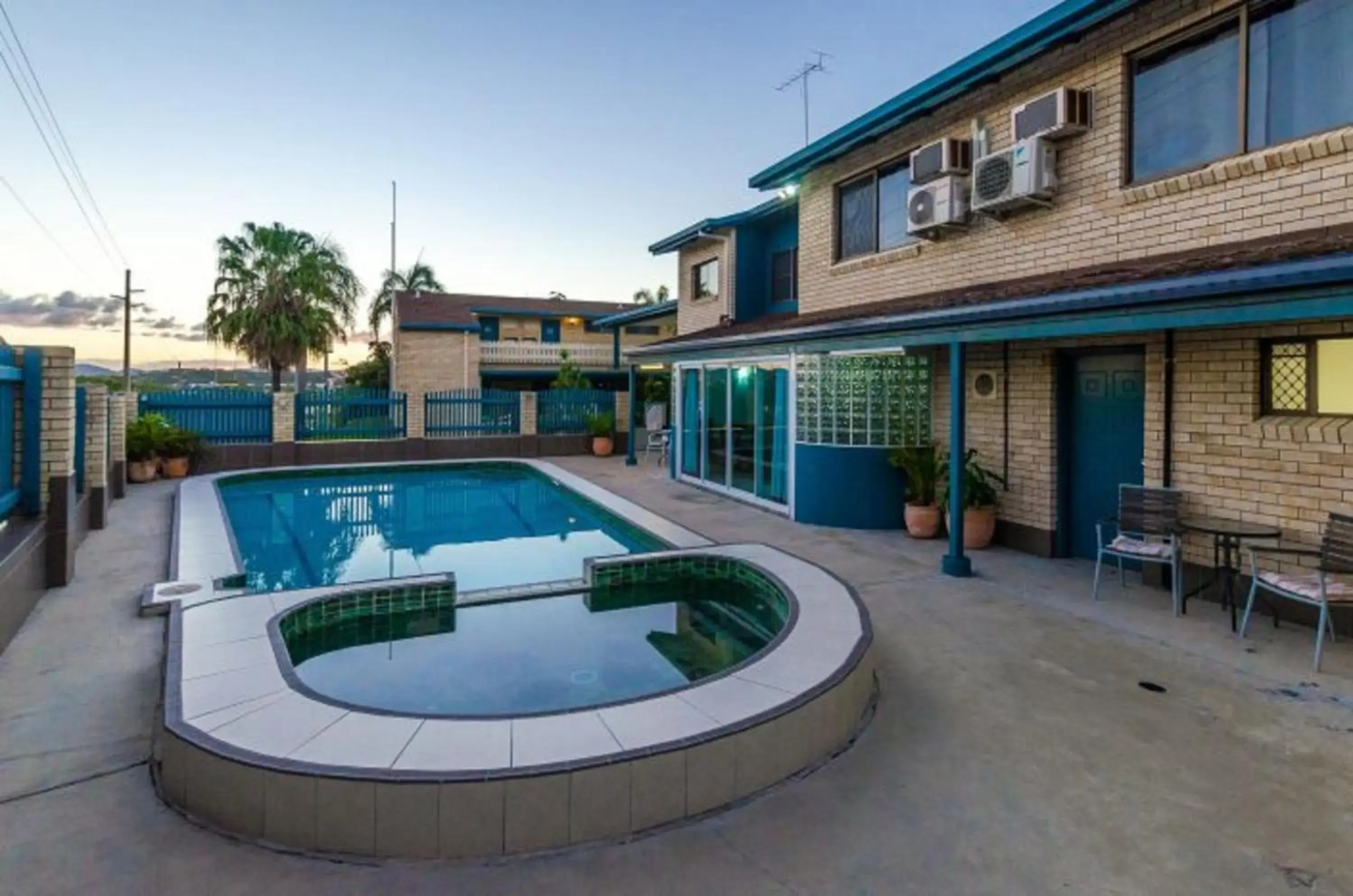 On site, Swimming Pool in Gladstone Palms Motor Inn