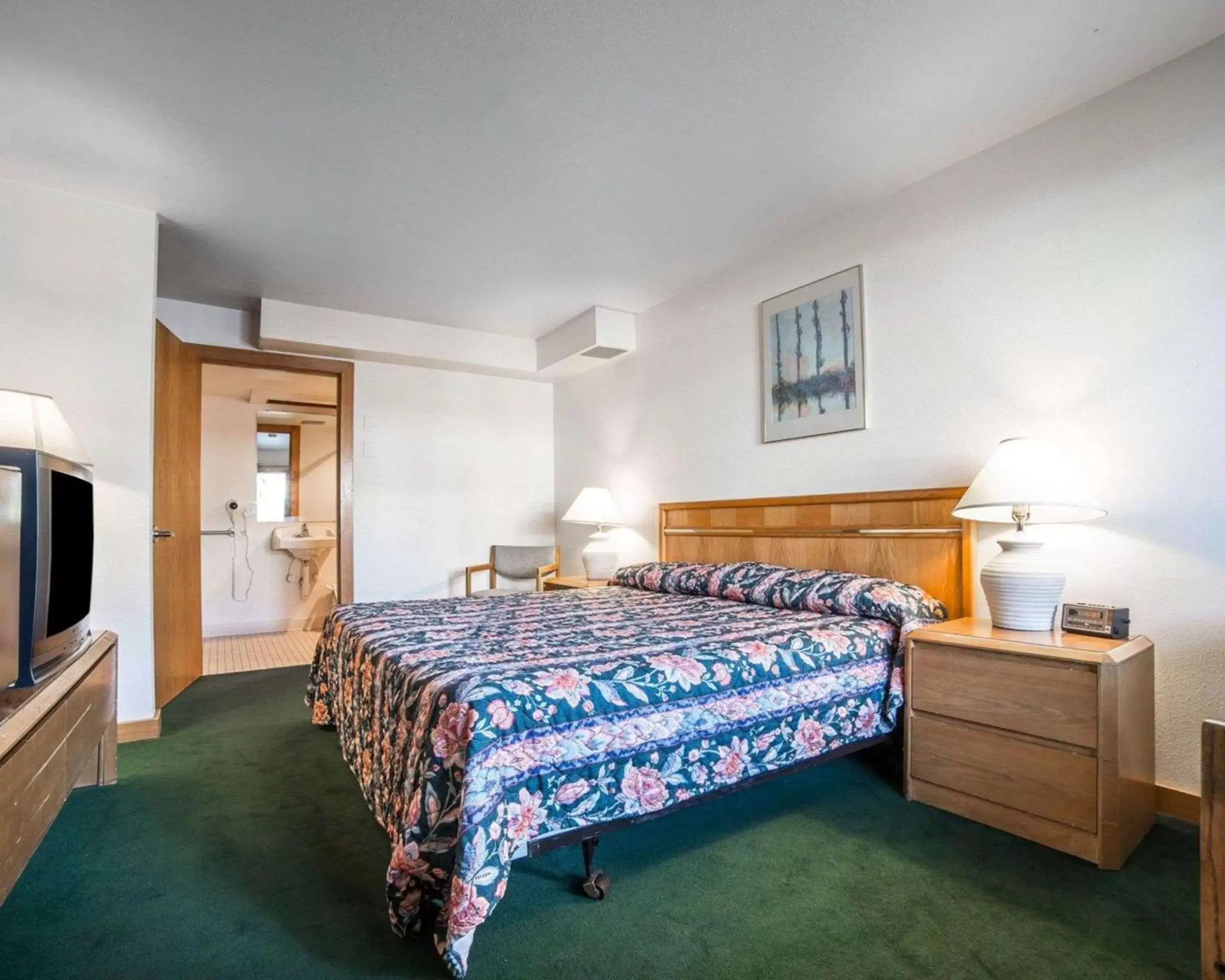 Photo of the whole room, Bed in Rodeway Inn Billings Logan Intl Airport, Near St. Vincent Hospital