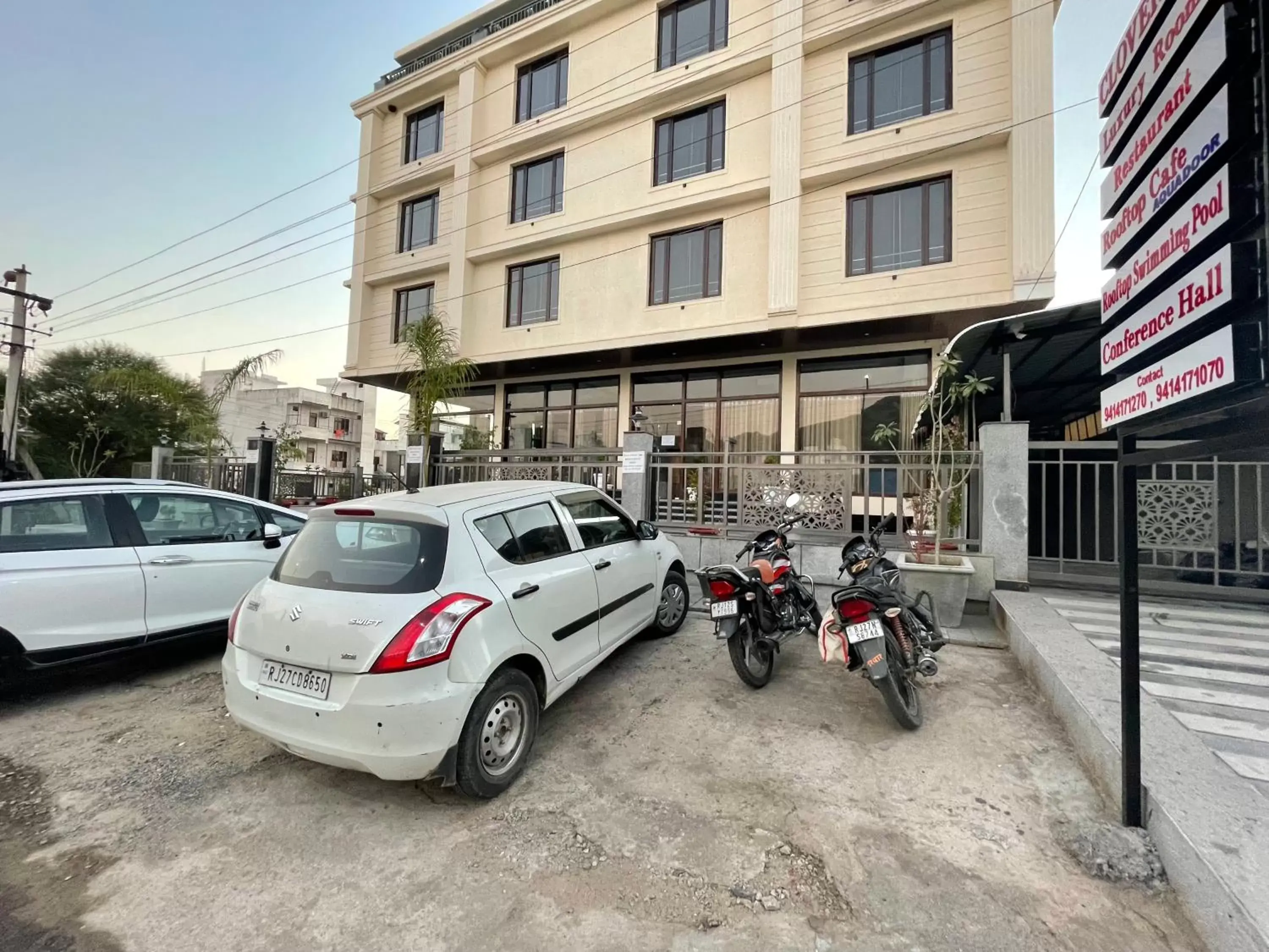 Property building in Clover Inn Property building in Clover Inn