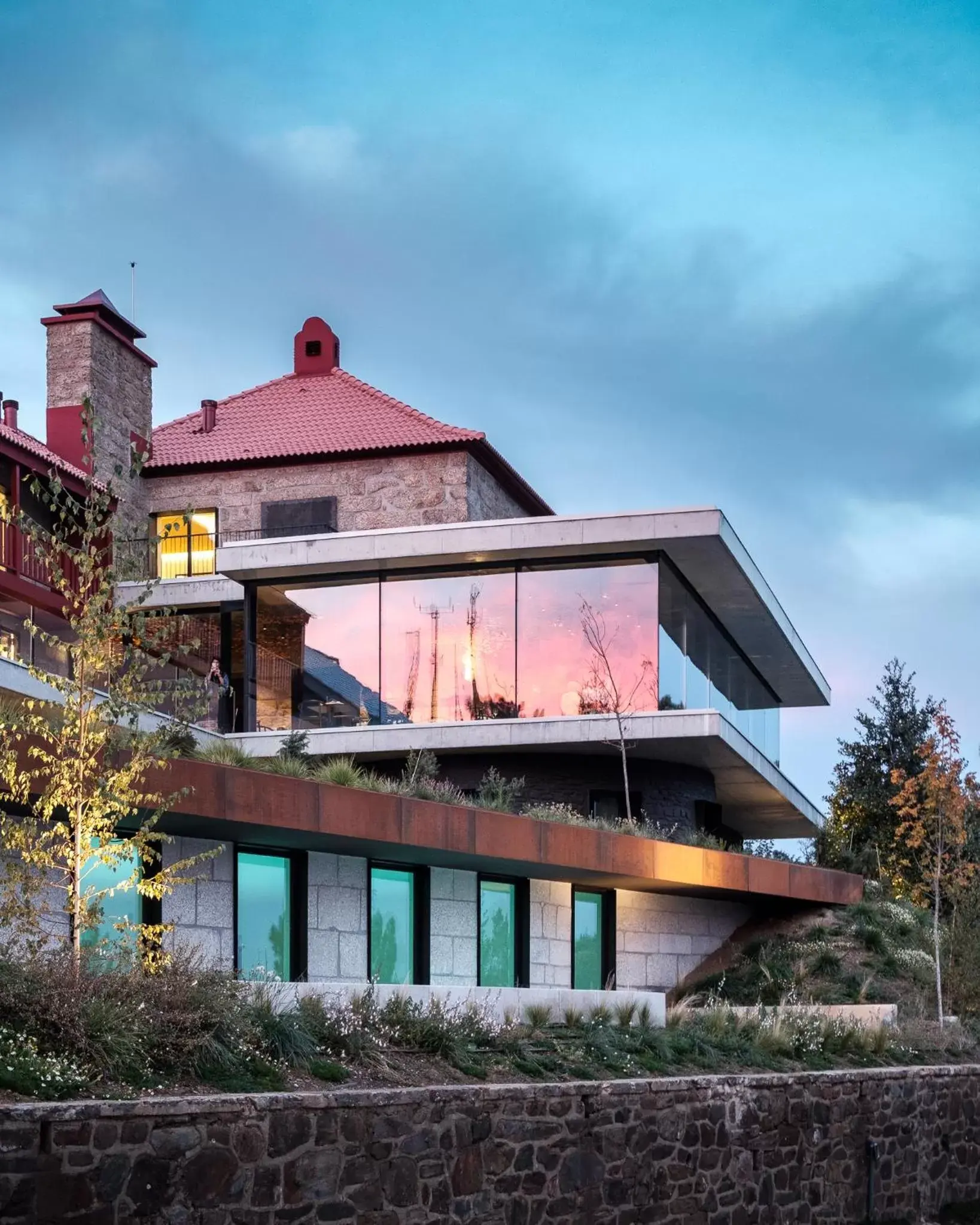 Property building in Casa de São Lourenço - Burel Panorama Hotel - member of Relais & Châteaux Property building in Casa de São Lourenço - Burel Panorama Hotel - member of Relais & Châteaux