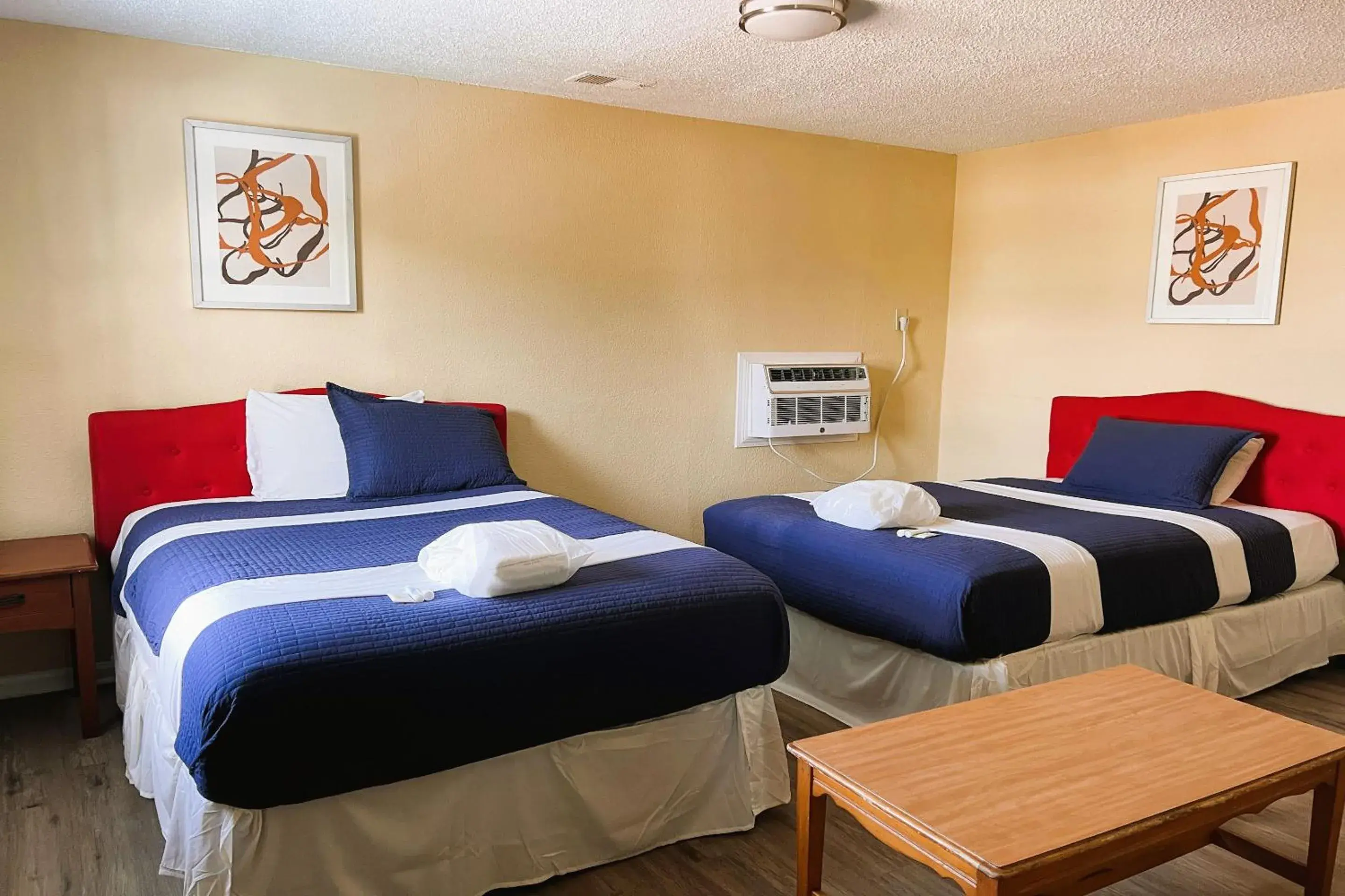 2 Bedroom Suite with Kitchenette in Crepe Myrtle by OYO 2 Bedroom Suite with Kitchenette in Crepe Myrtle by OYO