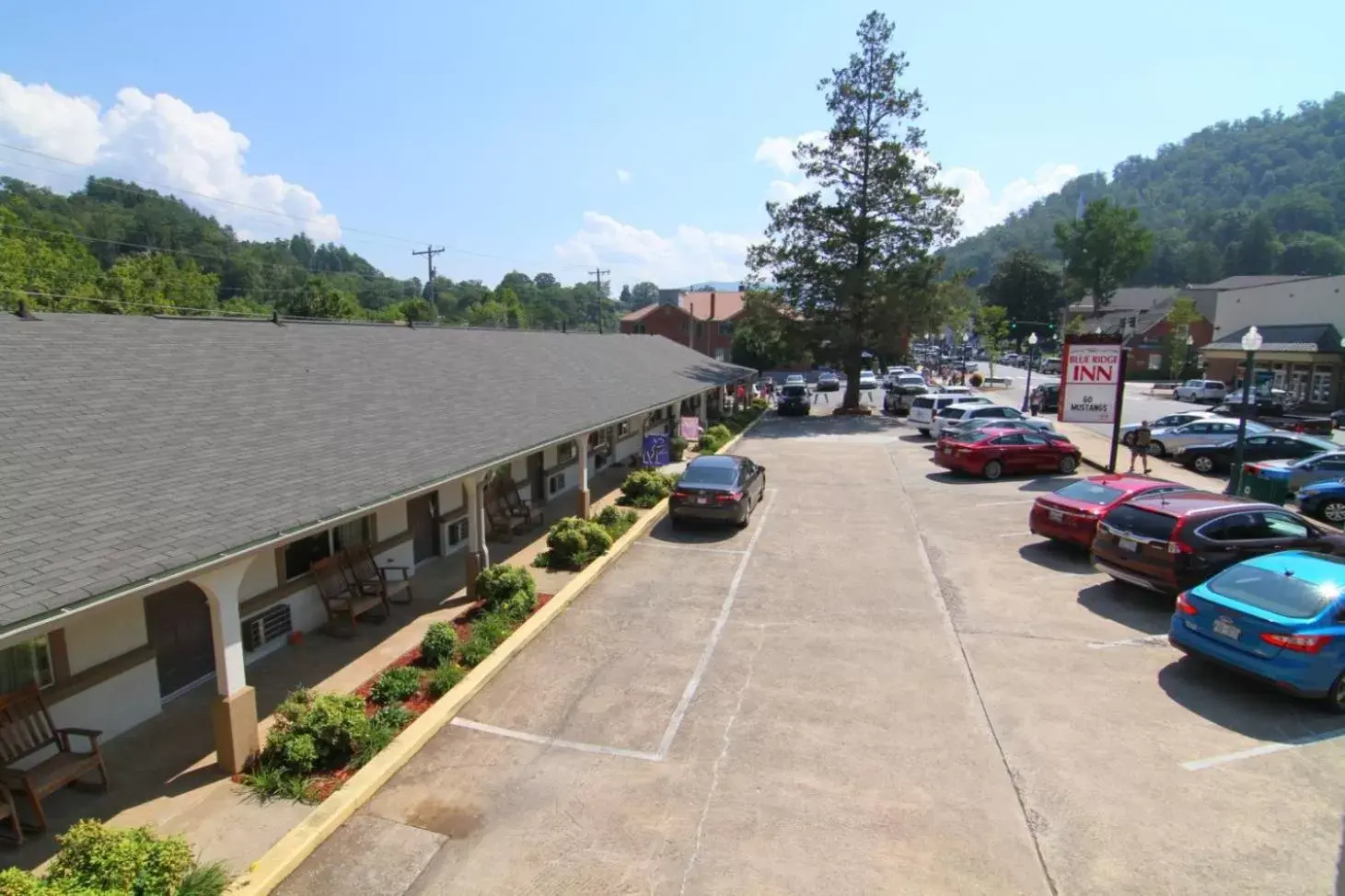 Property building in Blue Ridge Inn