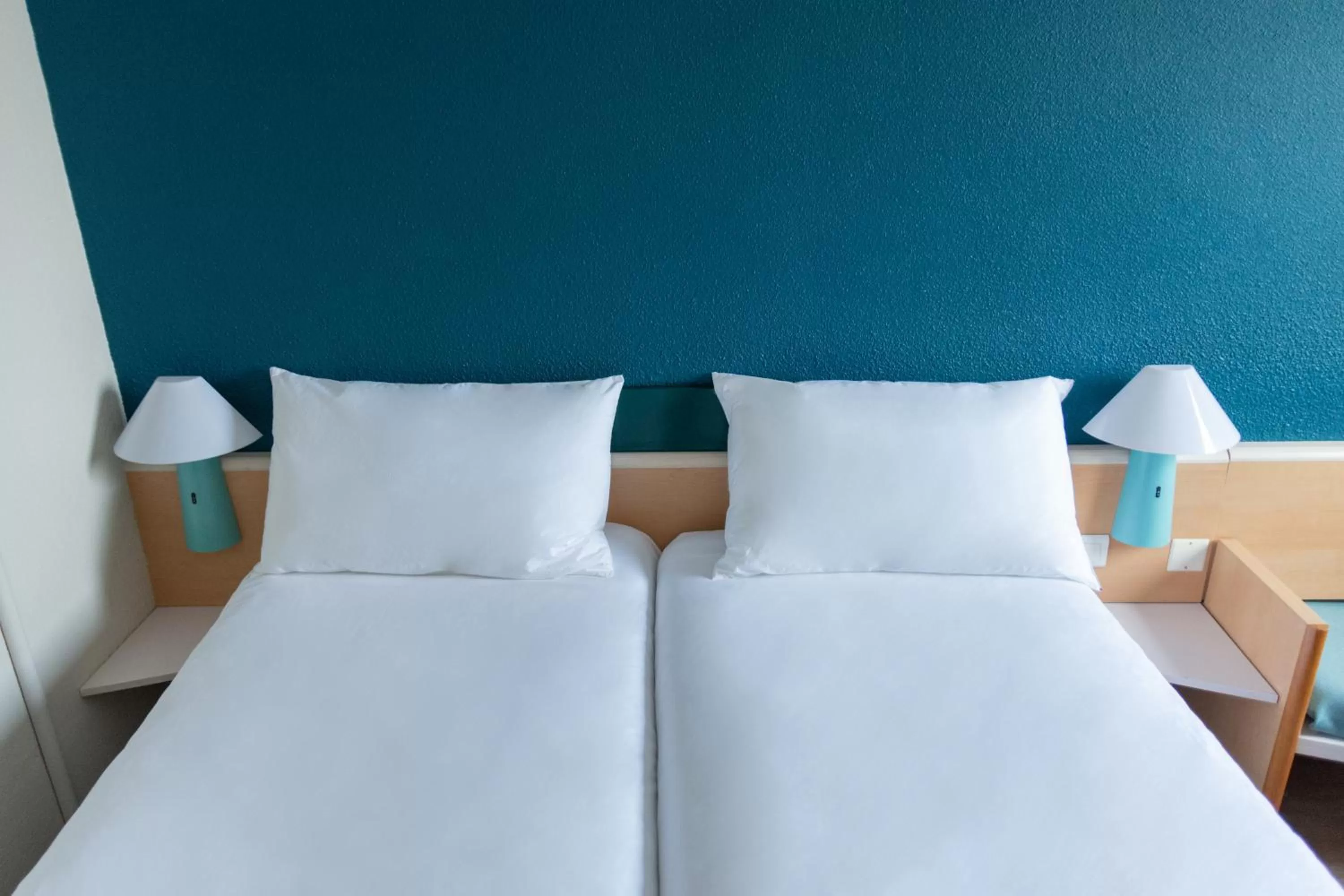 Bed in Hotel ibis Narbonne