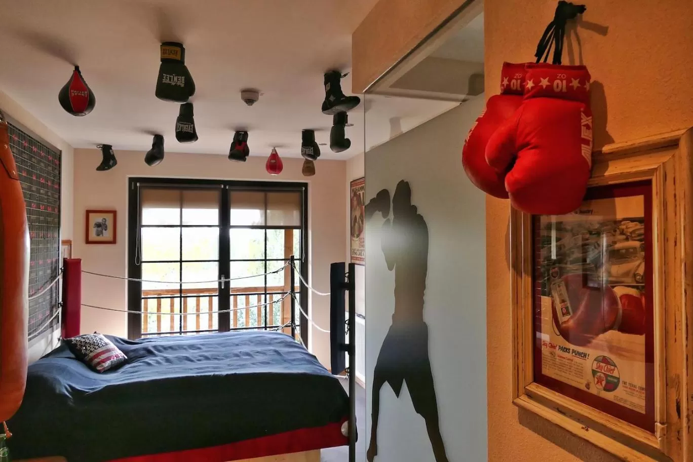 Bedroom, Bed in Road Stop Mettmann