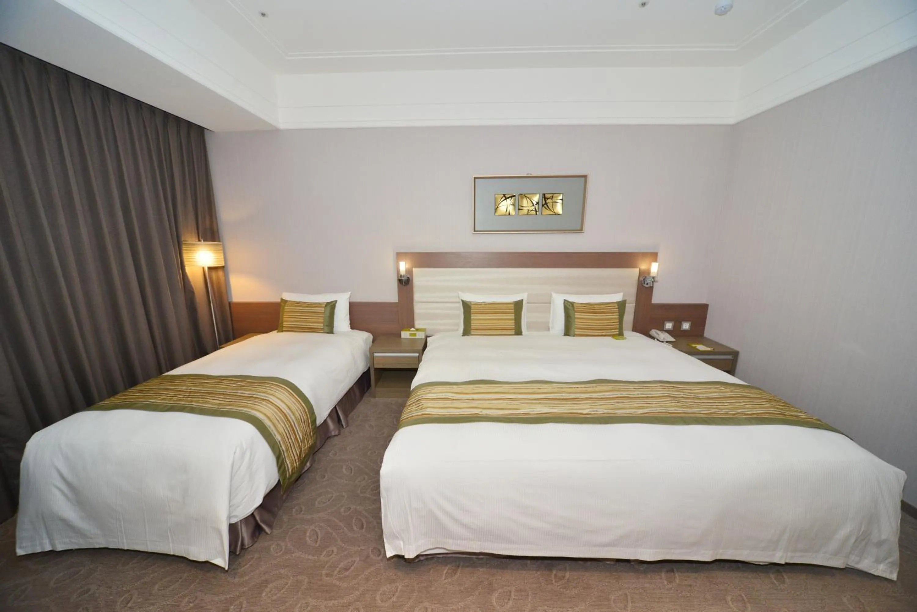 Photo of the whole room, Bed in Grace Hotel Zhonghe
