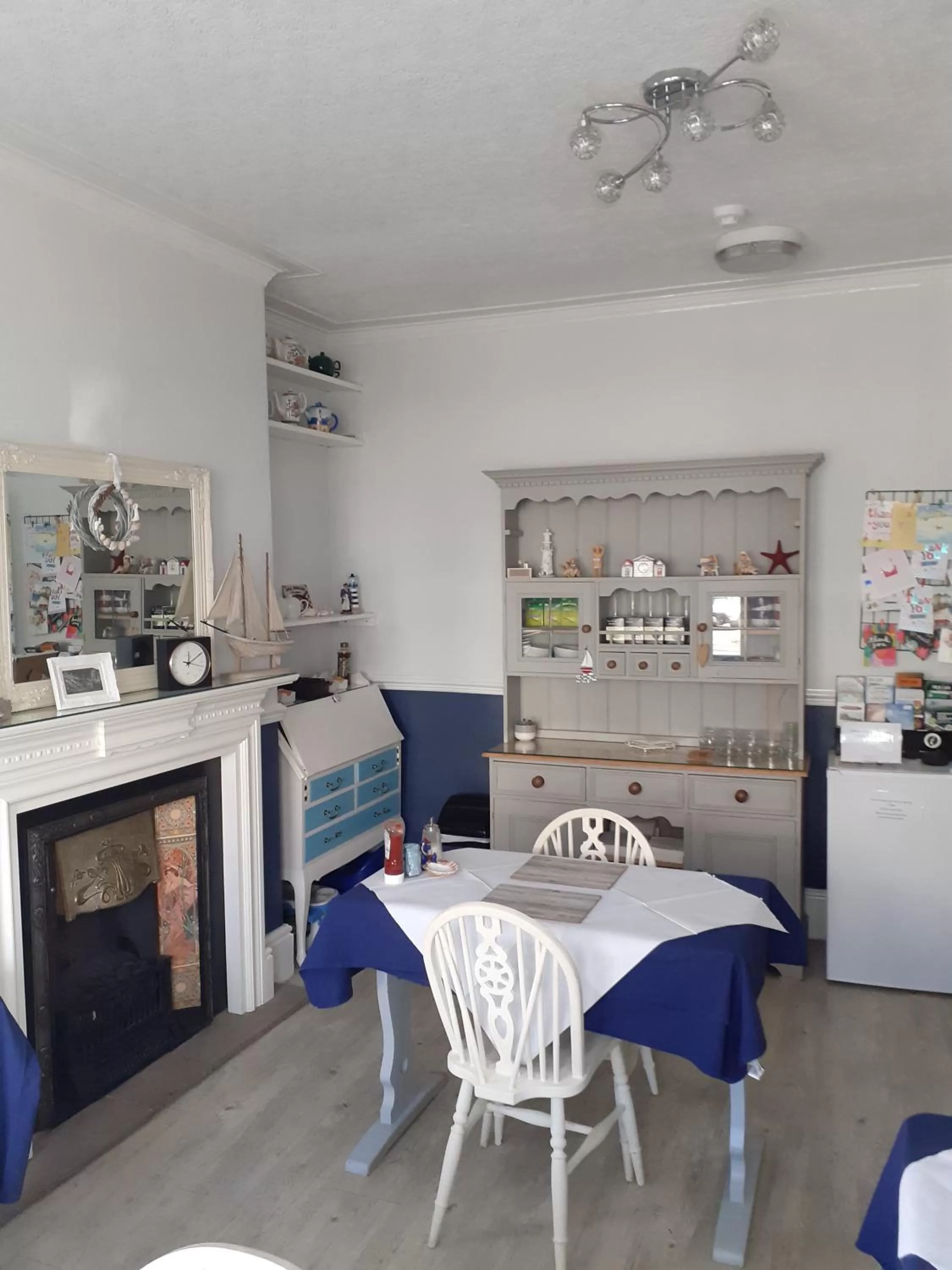 Breakfast, Kitchen/Kitchenette in The Beaches