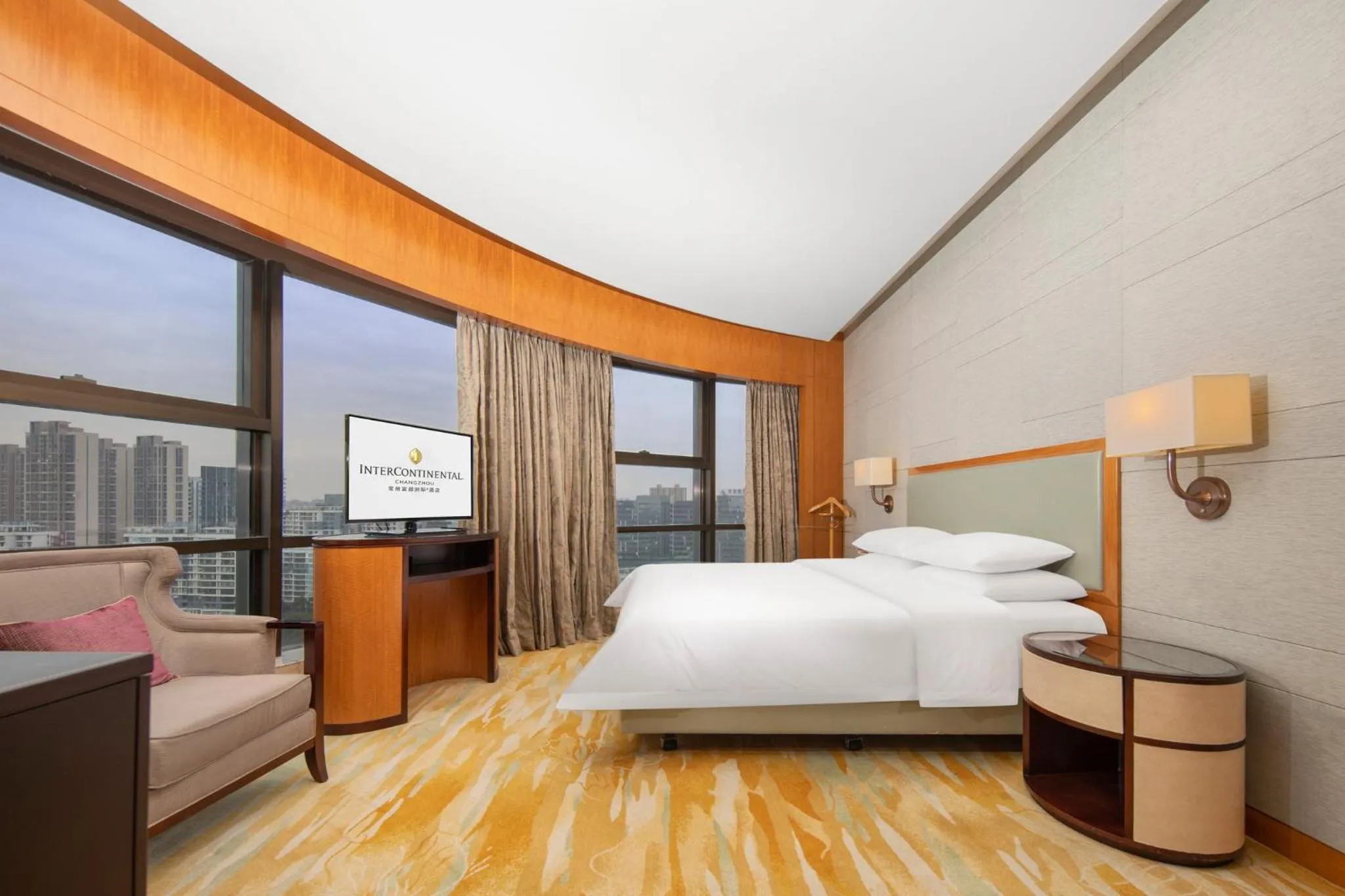 Photo of the whole room, Bed in InterContinental Changzhou by IHG