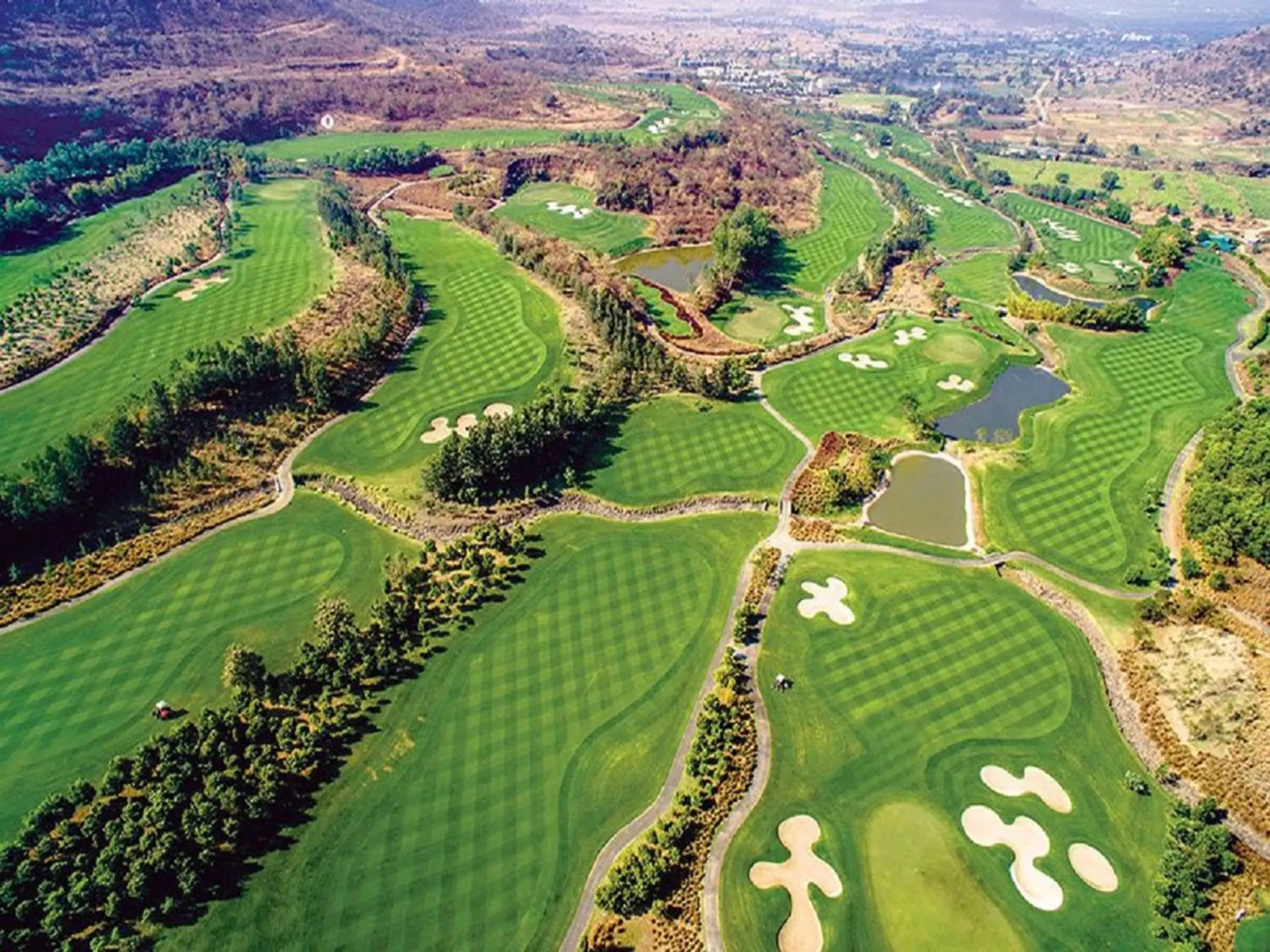 Golfcourse, Bird's-eye View in Oxford Golf Resort