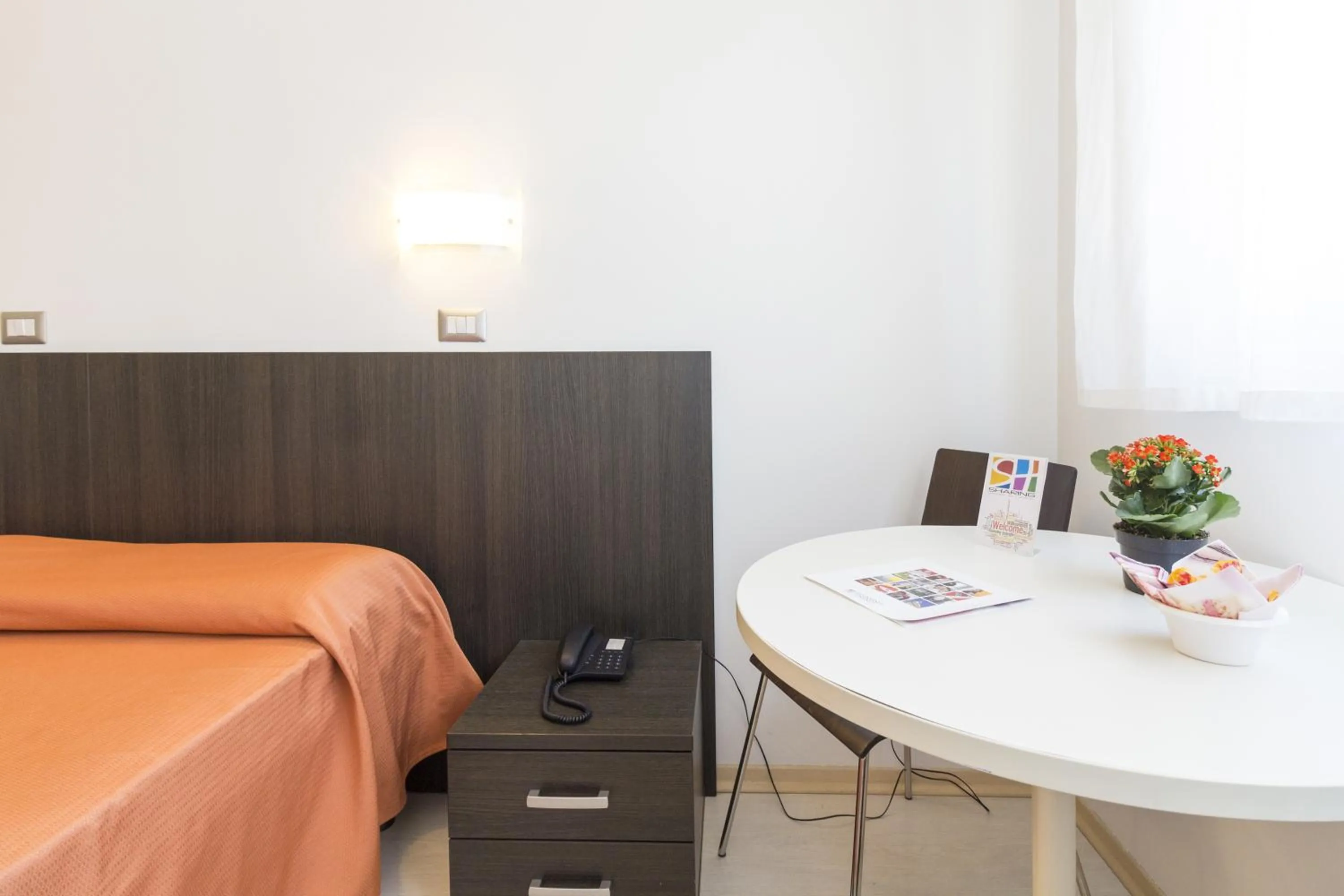 Photo of the whole room, Bed in Hotel Sharing