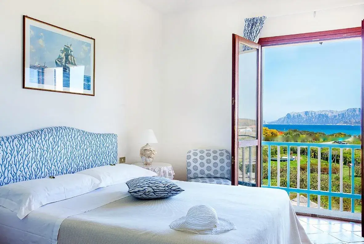 Classic Double Room with Sea View in Hotel Stefania Boutique Hotel by the Beach