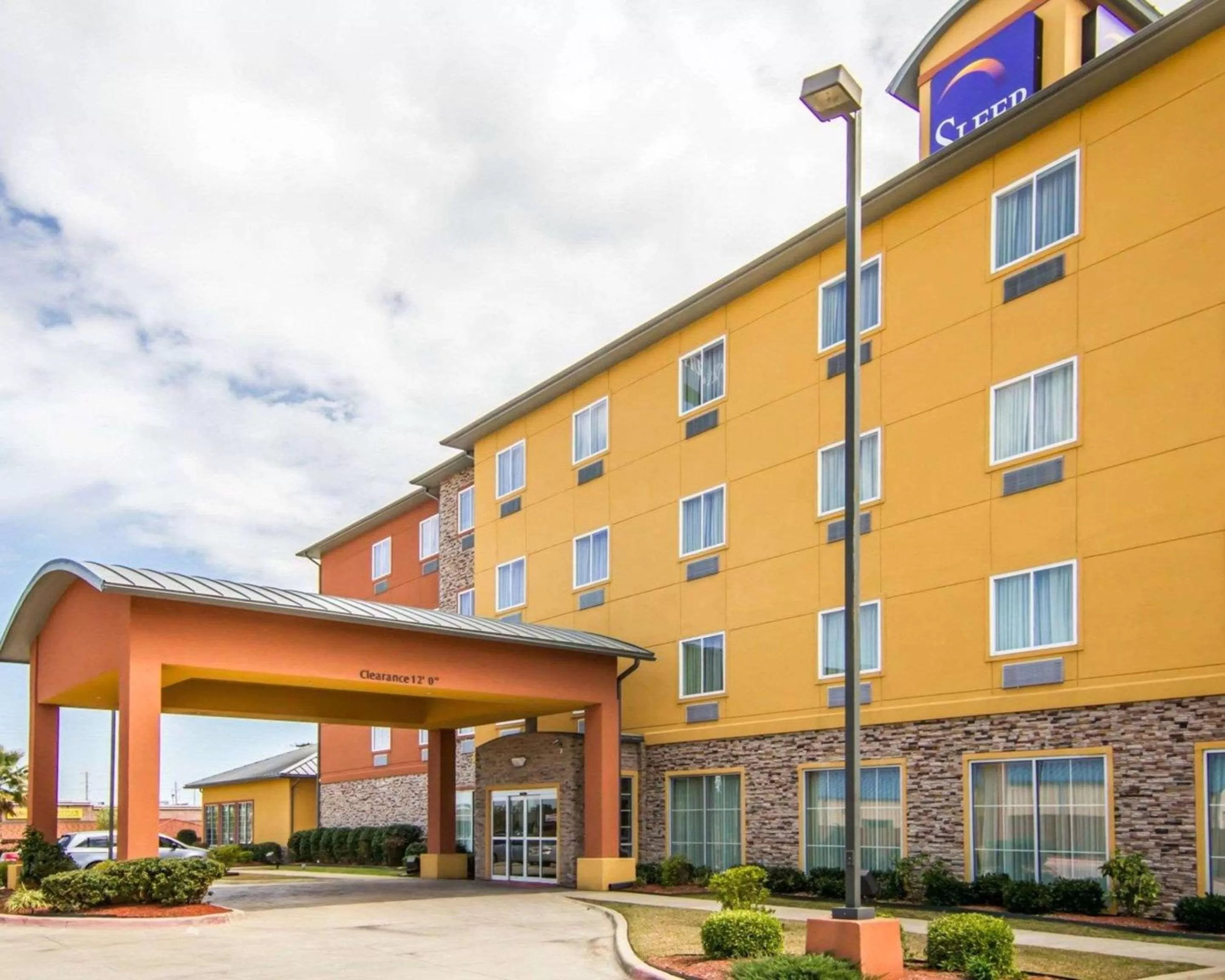 Property building in Sleep Inn & Suites Shreveport West