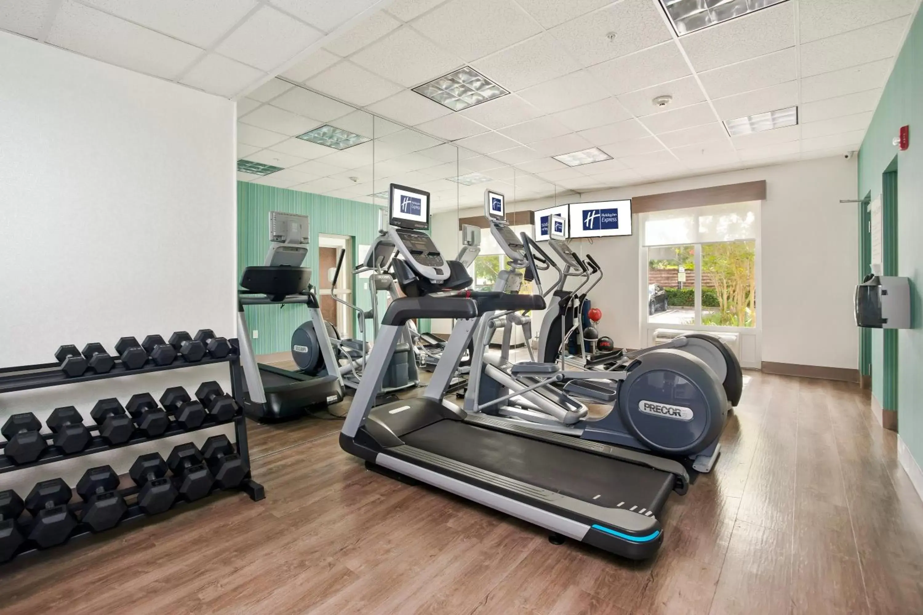 Fitness centre/facilities, Fitness Center/Facilities in Holiday Inn Express Hotel & Suites Orlando - Apopka, an IHG Hotel