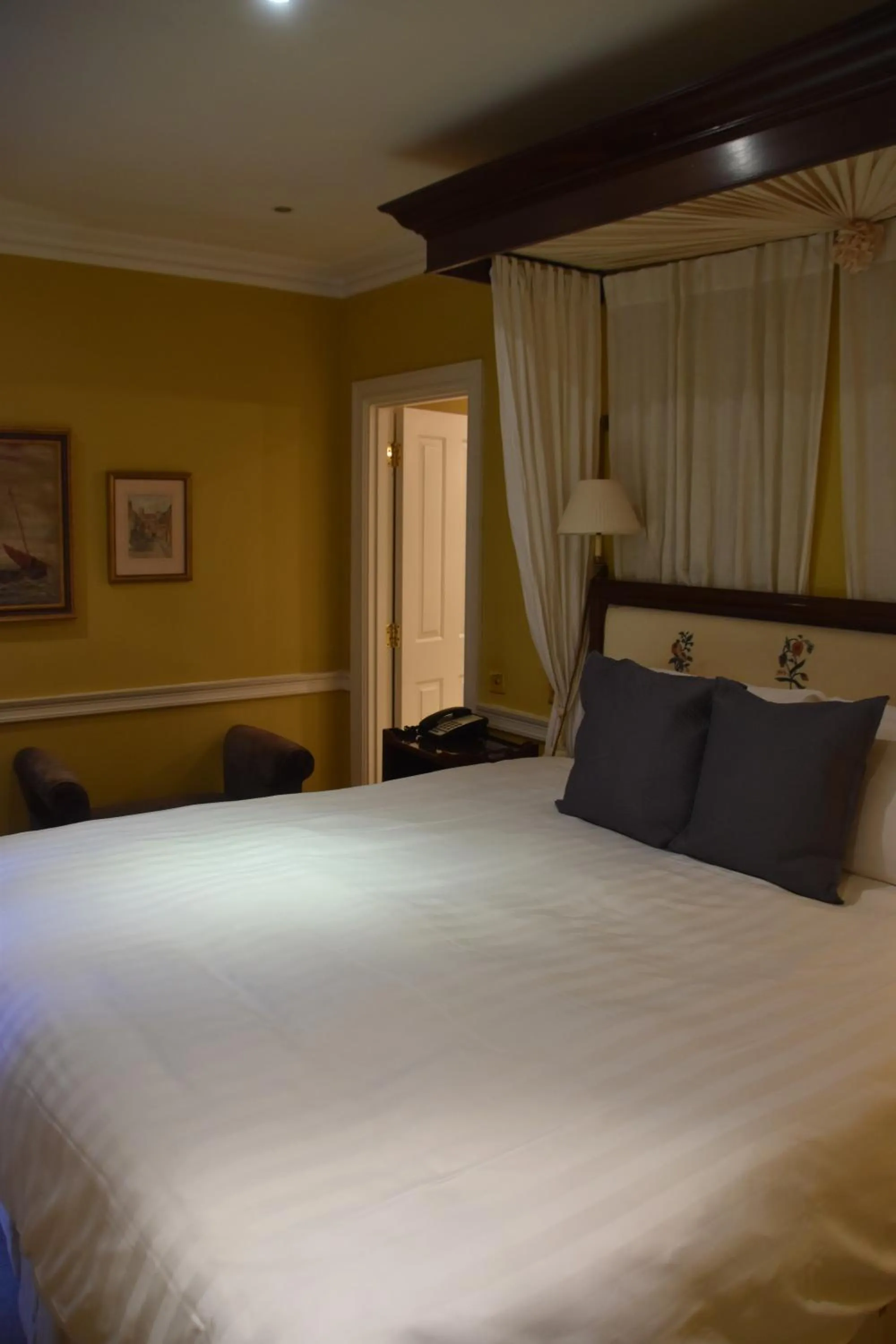 Bed in The Cranley Hotel