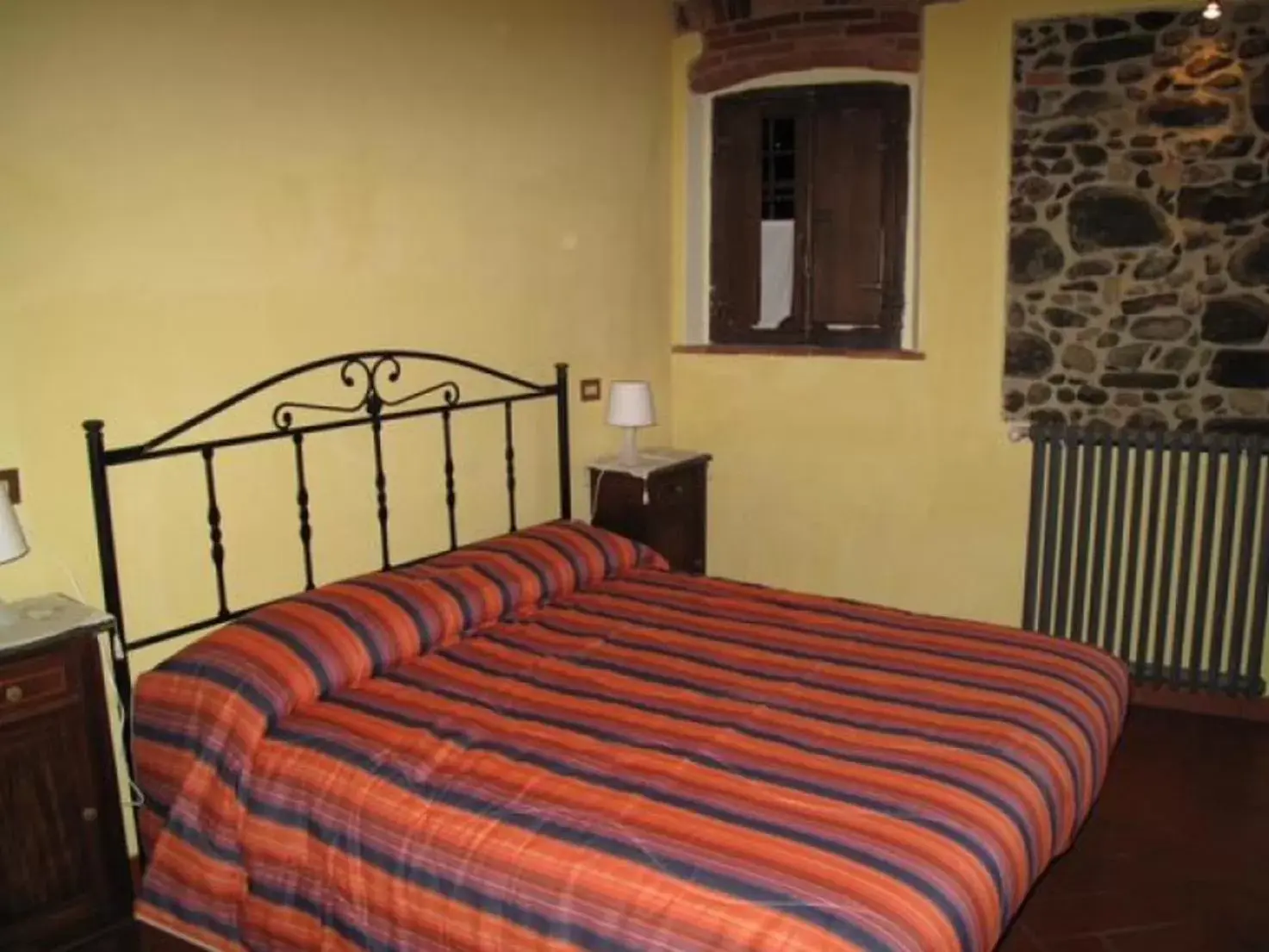 Bed in B&B e Locazioni Turistiche Antico Borgo Toscano