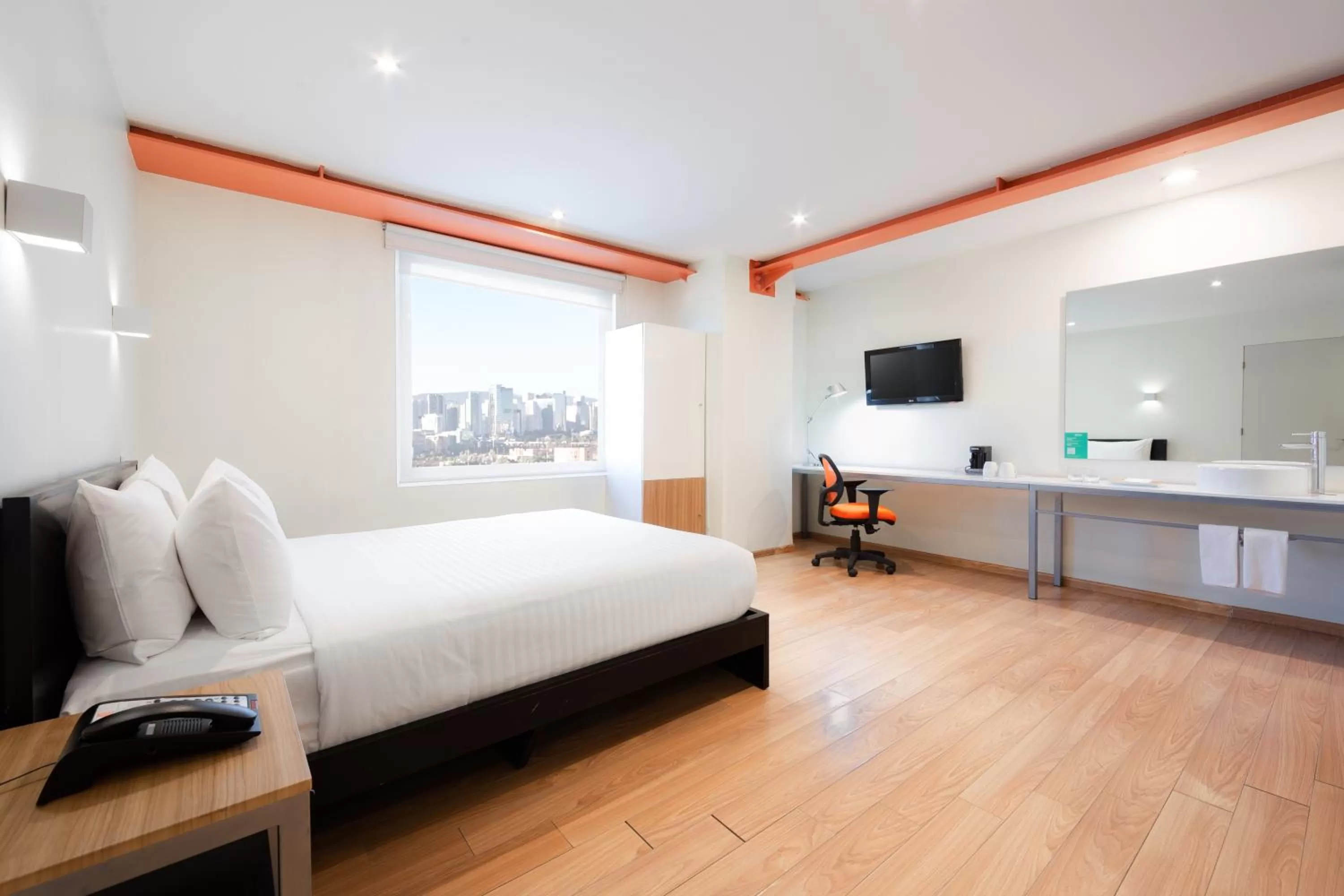 Photo of the whole room, Bed in Gamma Ciudad de Mexico Santa Fe