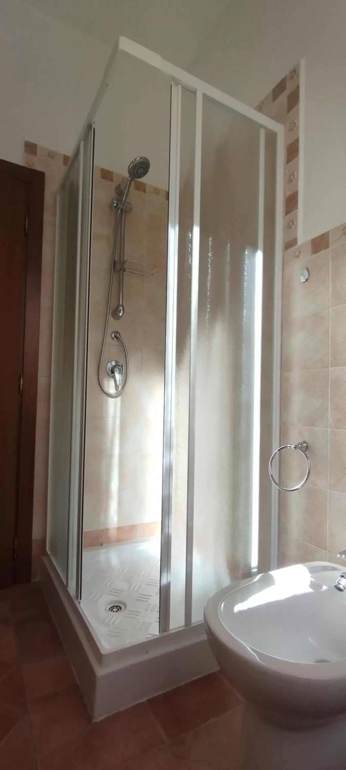 Shower, Bathroom in La Casa tra Gli Ulivi Cottage House