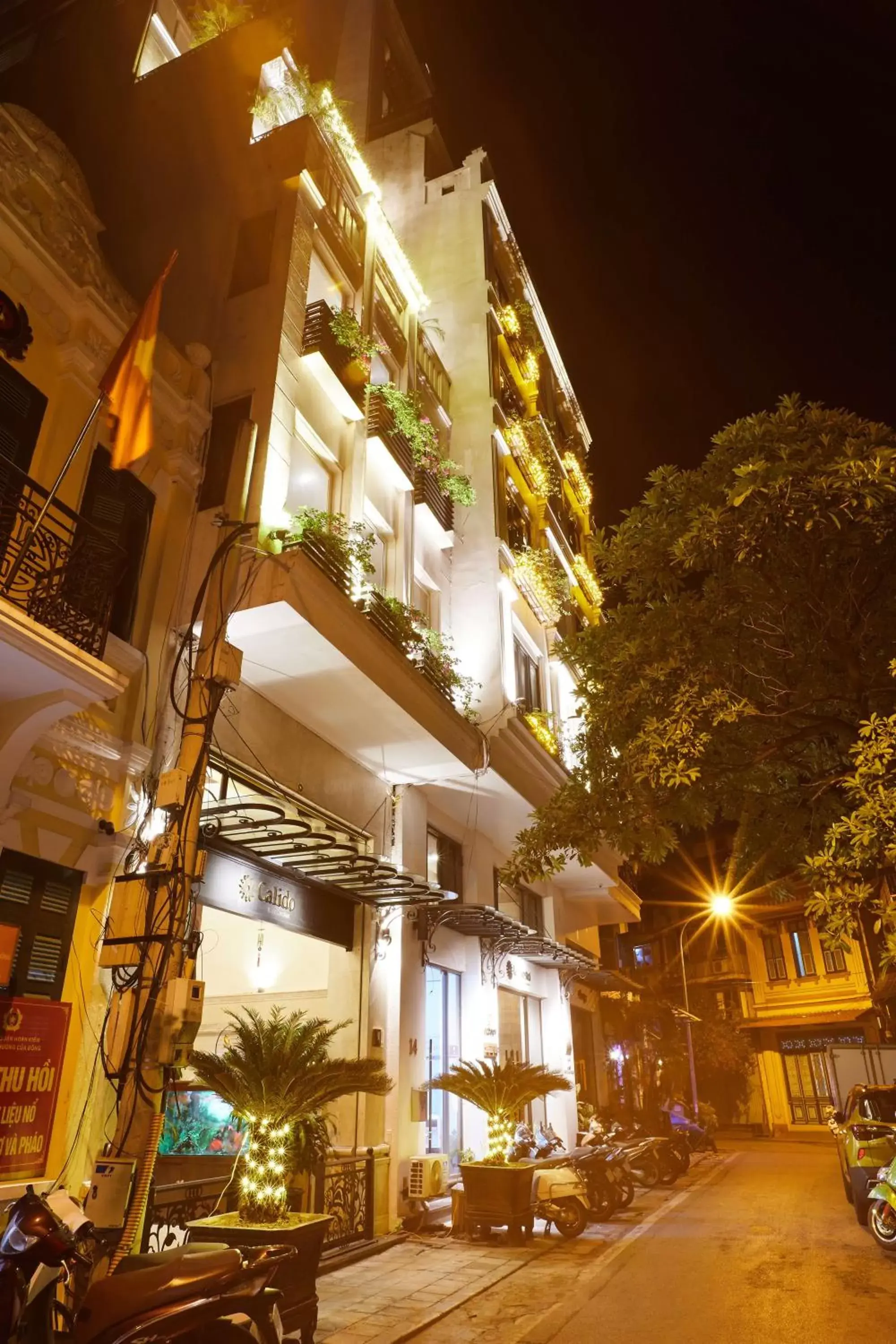 Property building in HaNoi Calido Hotel Property building in HaNoi Calido Hotel