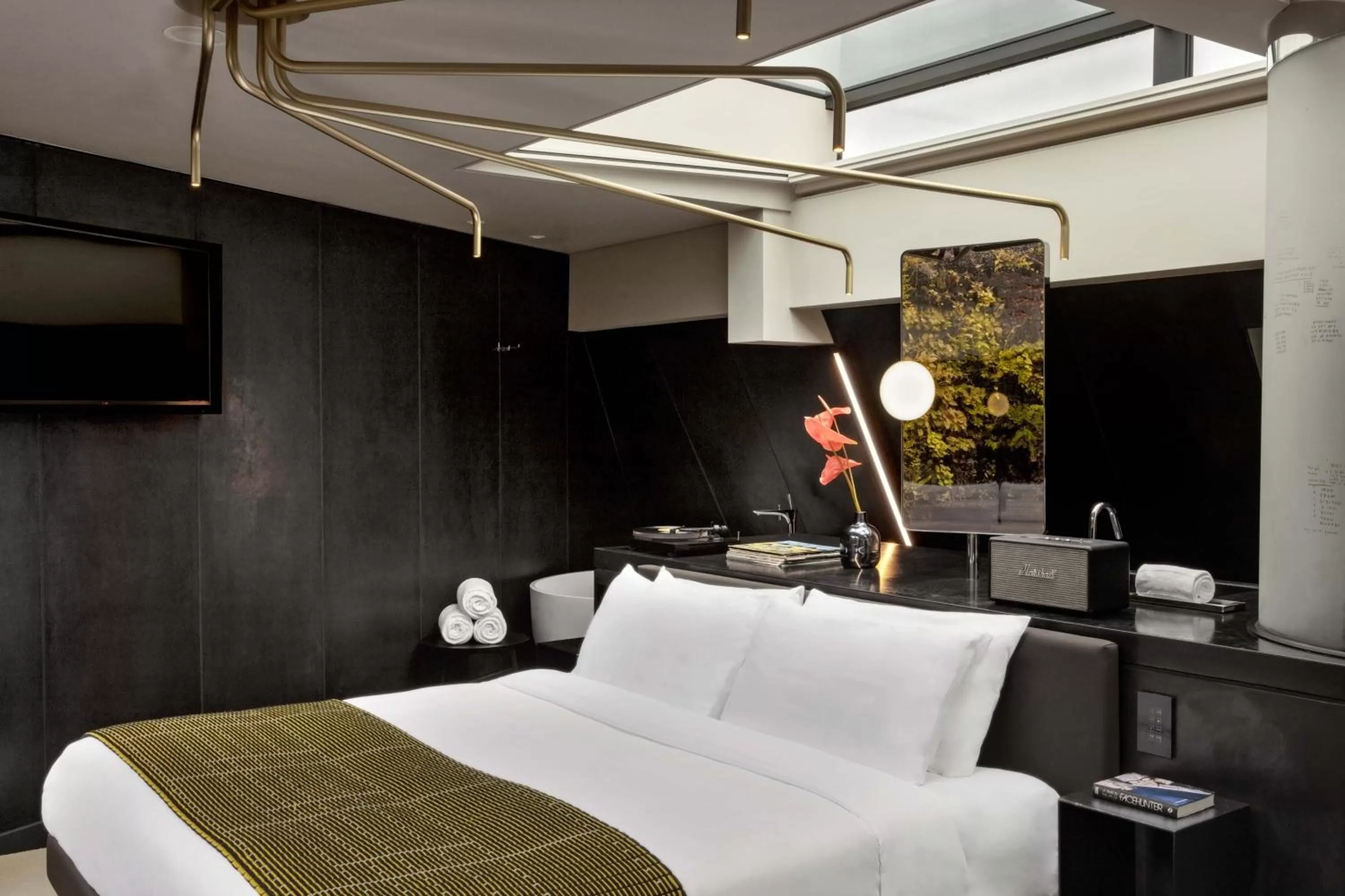 Photo of the whole room, Bed in W Amsterdam