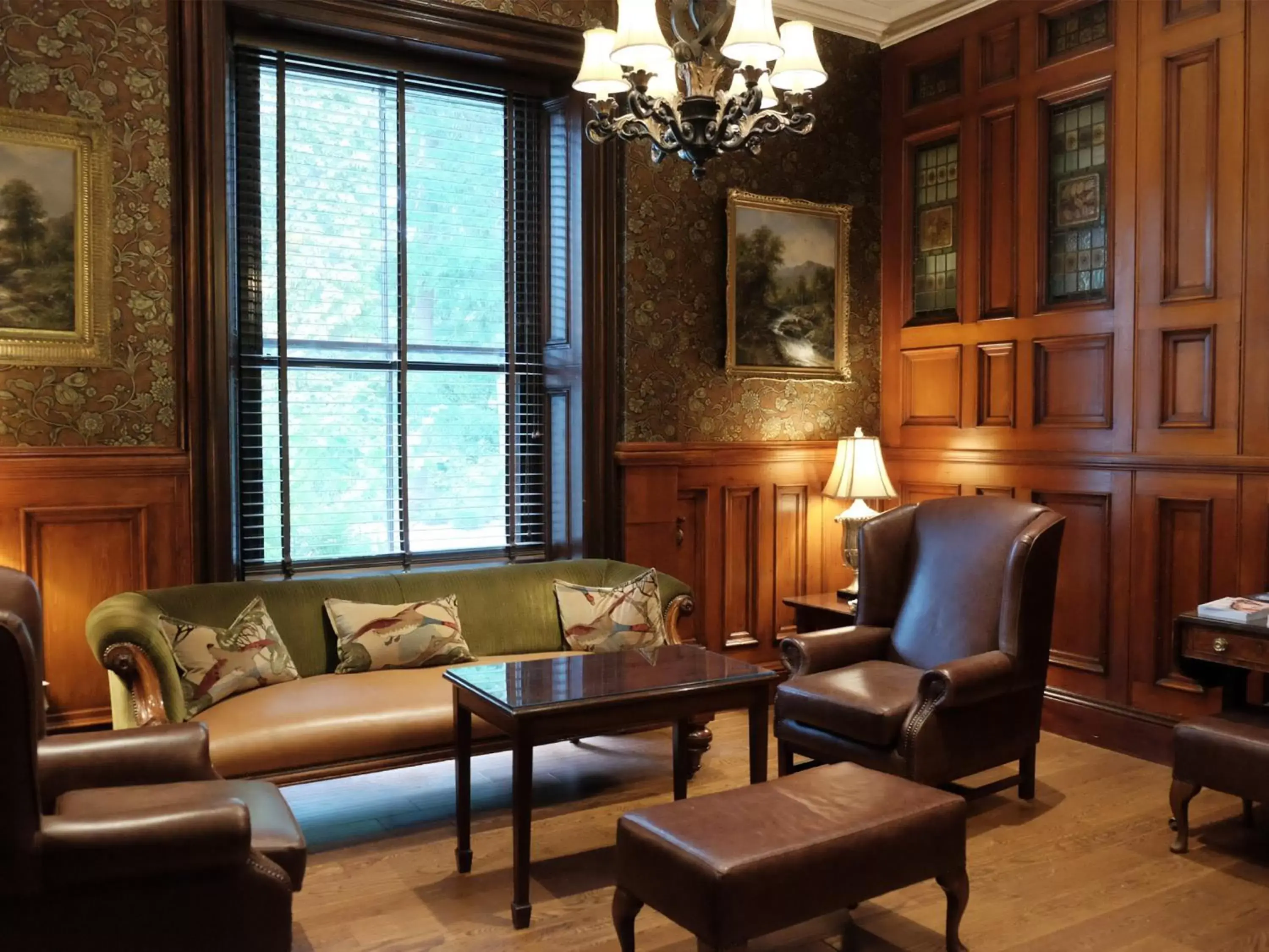 Lounge or bar, Seating Area in Macdonald Norwood Hall Hotel