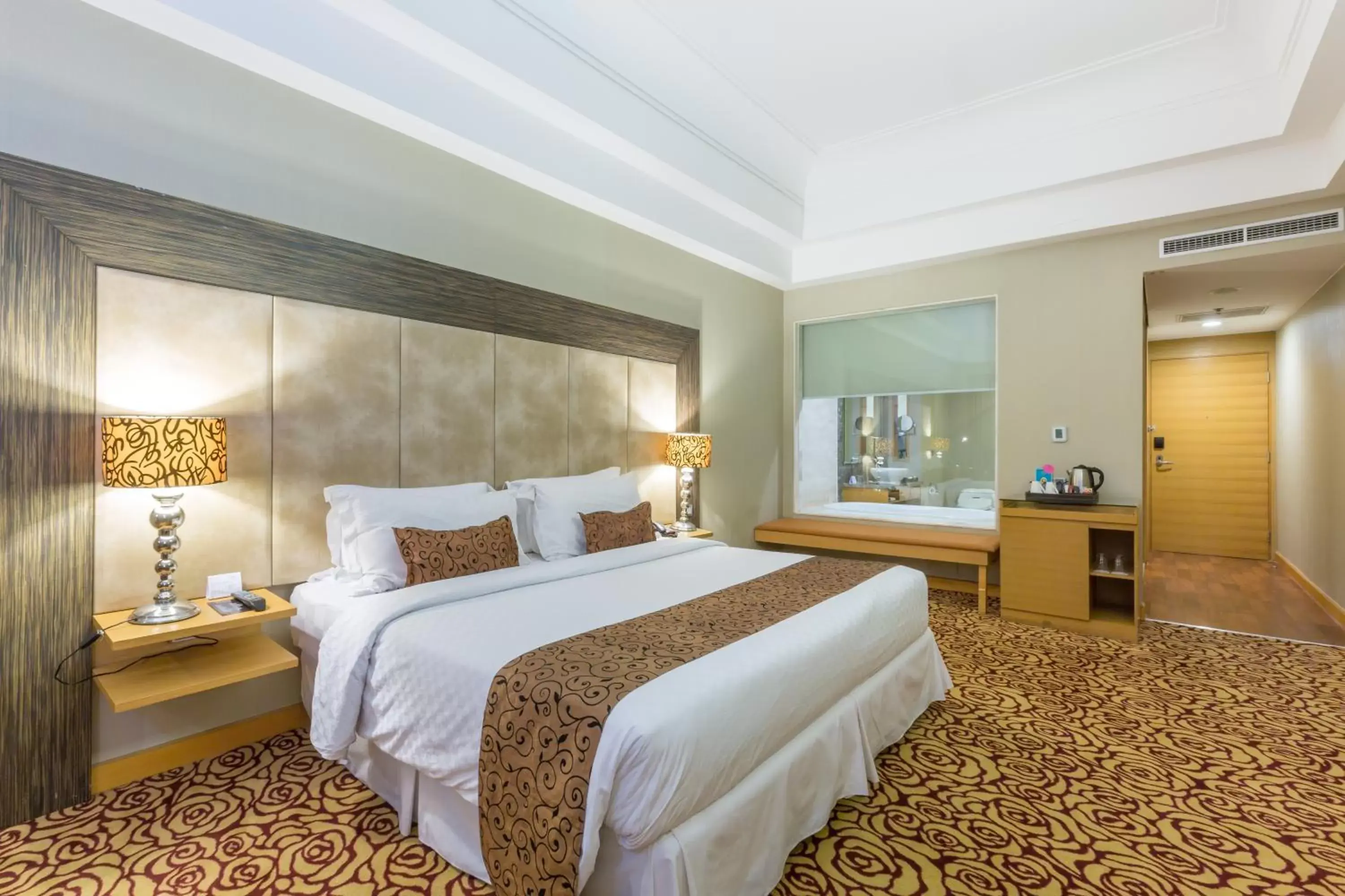 Photo of the whole room, Bed in Wyndham Surabaya