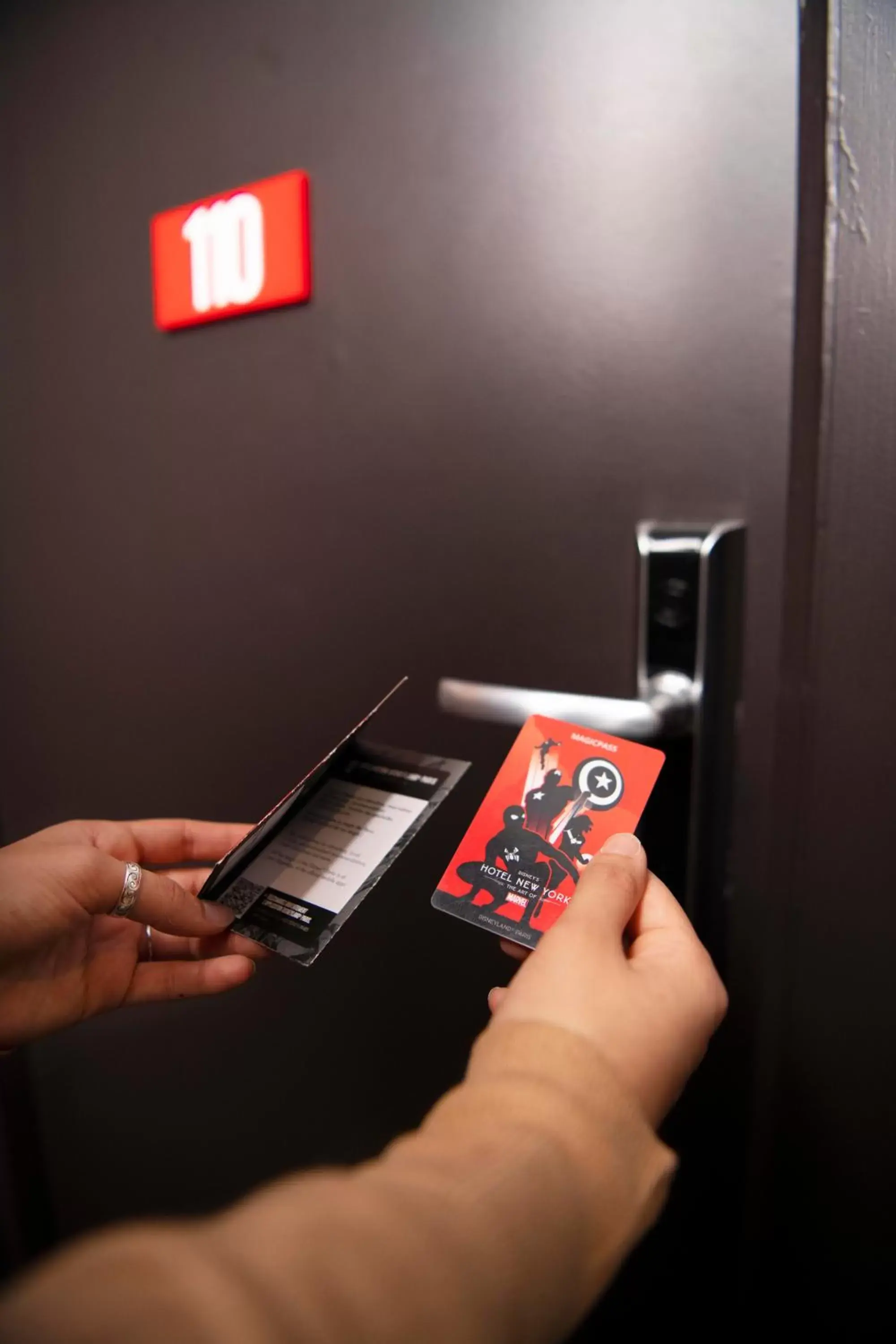 Bedroom in Disney Hotel New York - The Art of Marvel Bedroom in Disney Hotel New York - The Art of Marvel