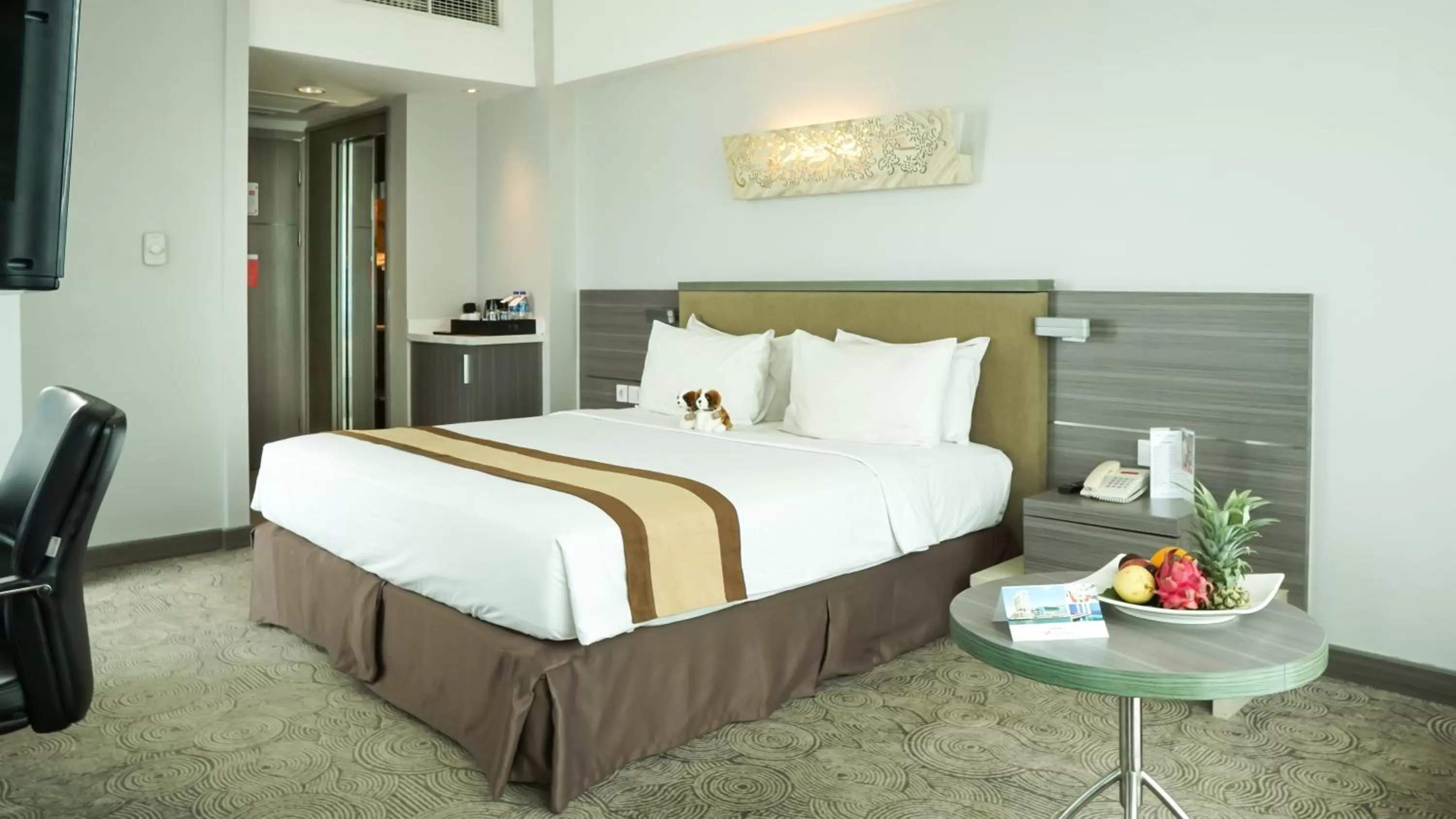 Bedroom, Bed in Swiss-Belhotel Balikpapan