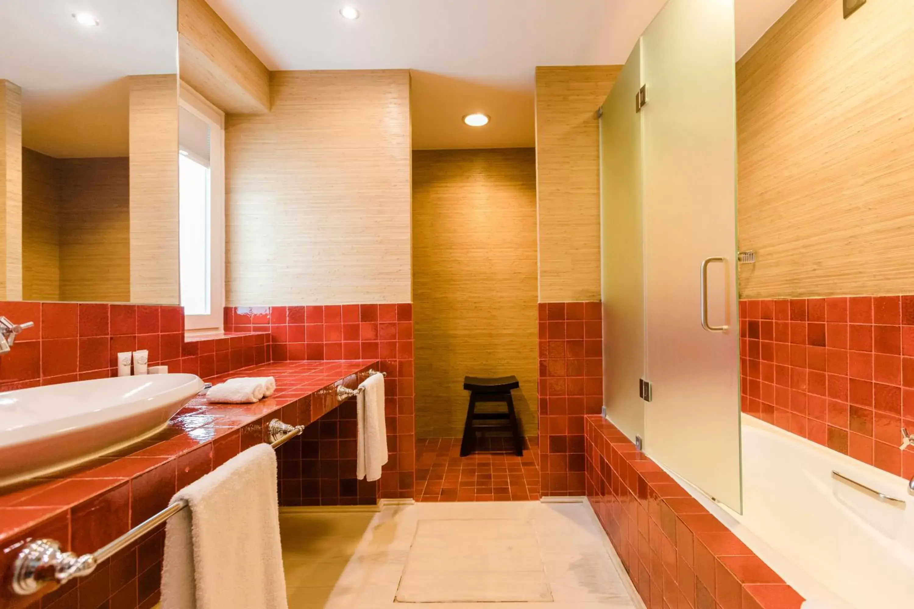 Bathroom in The Albatroz Hotel