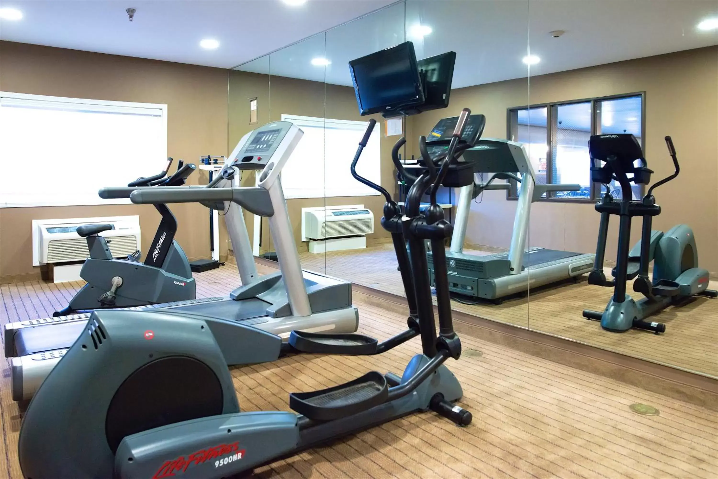 Spa and wellness centre/facilities, Fitness Center/Facilities in Holiday Inn Express Devils Lake, an IHG Hotel