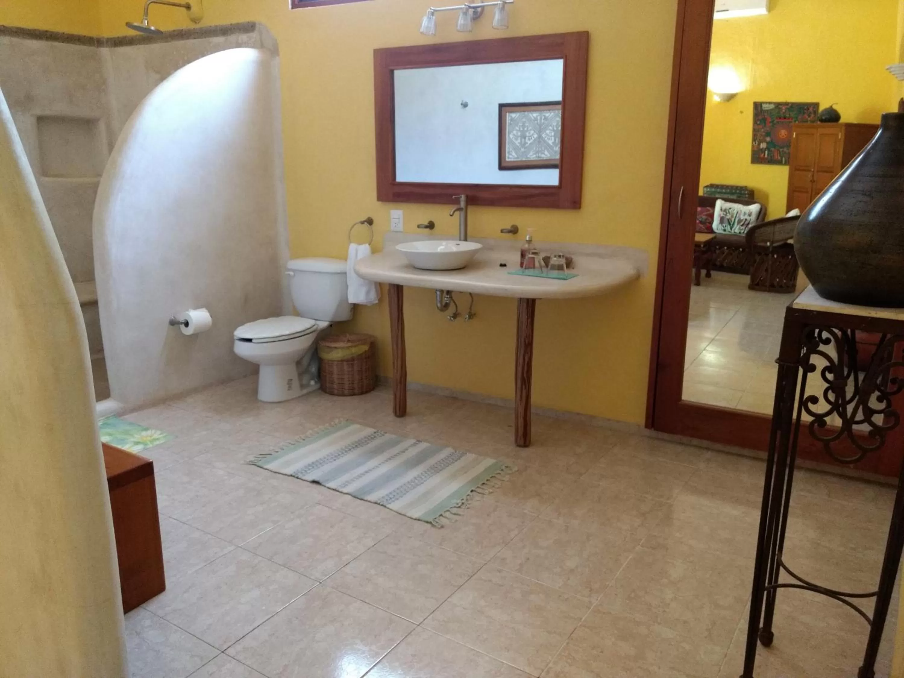 Bathroom in Casa Quetzal Hotel