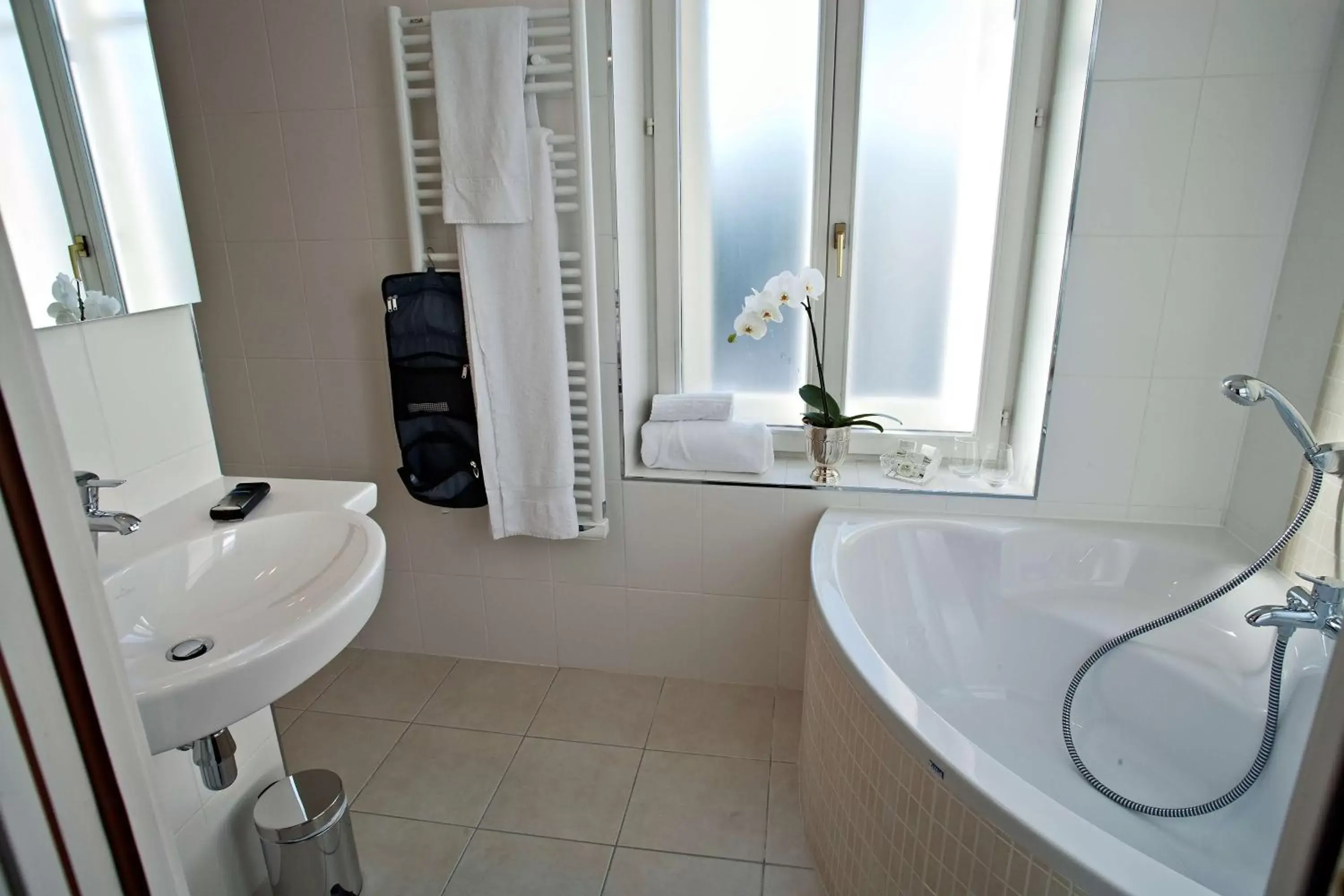 Bathroom in Best Western Plus Hotel Villa D'est