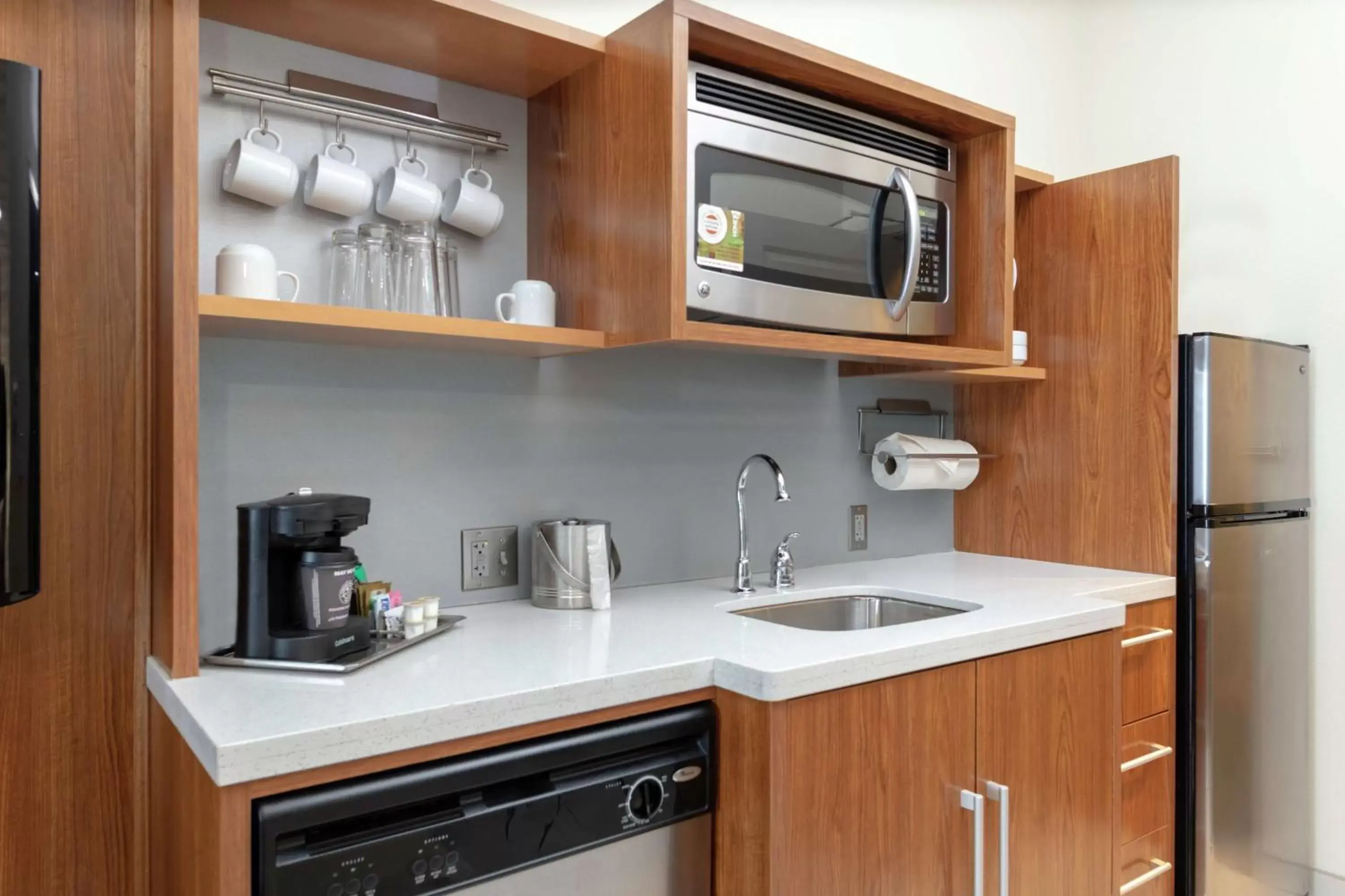 Kitchen or kitchenette, Kitchen/Kitchenette in Home2 Suites by Hilton Fayetteville, NC