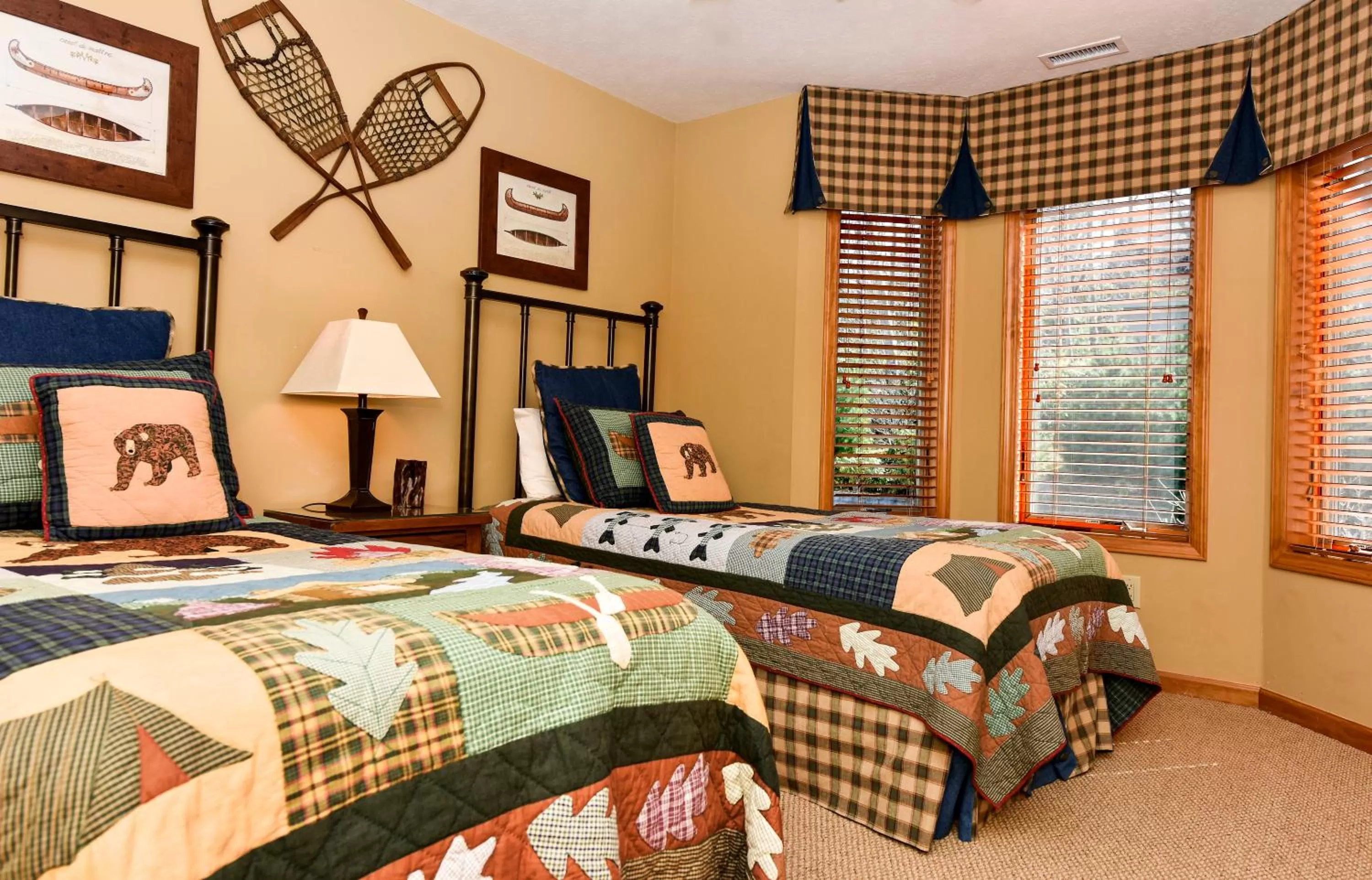 Bedroom, Bed in Chetola Resort Condominiums