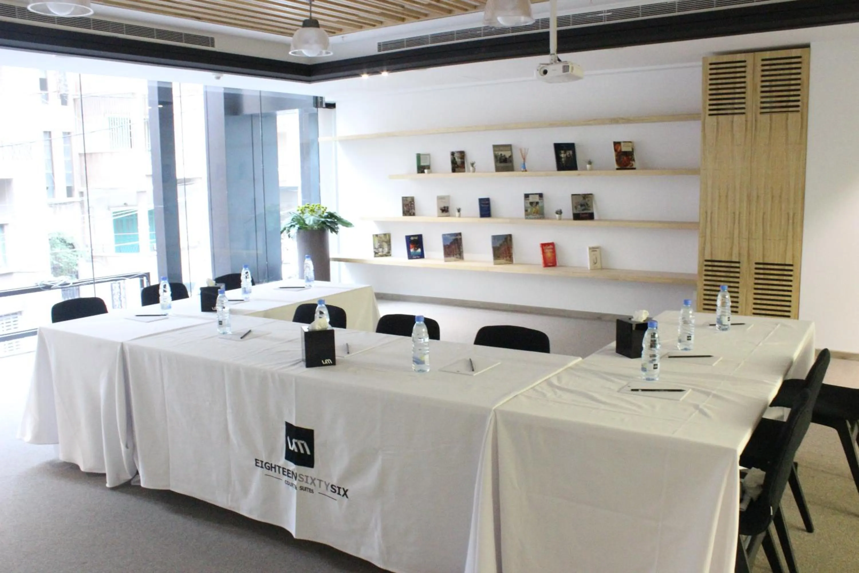 Banquet/Function facilities in 1866 Court & Suites Hotel